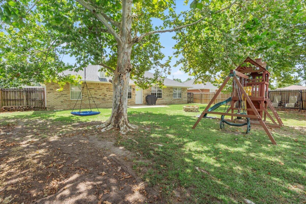 WOODRIDGE MANOR - Residential