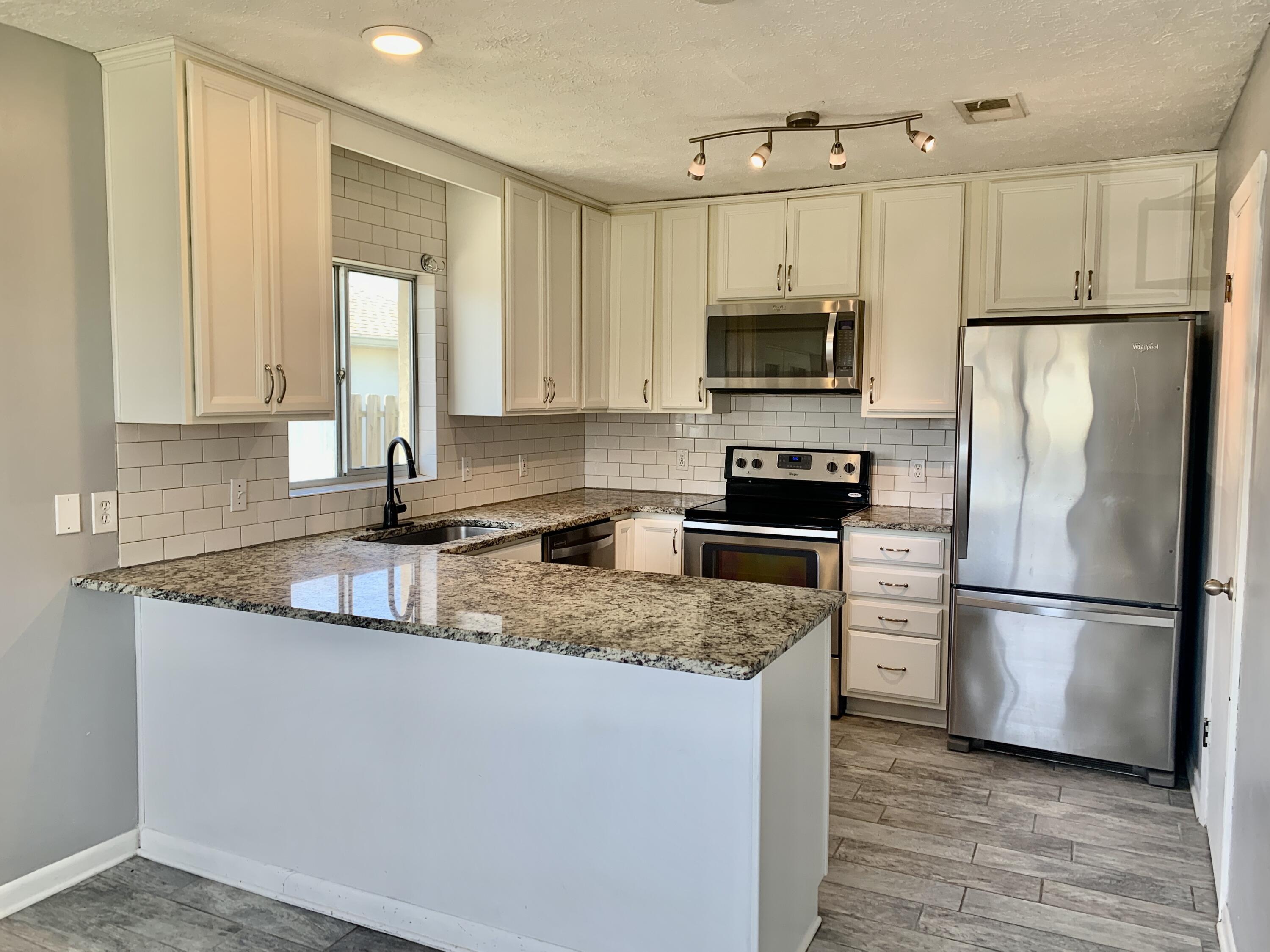 LYNN HAVEN - Residential