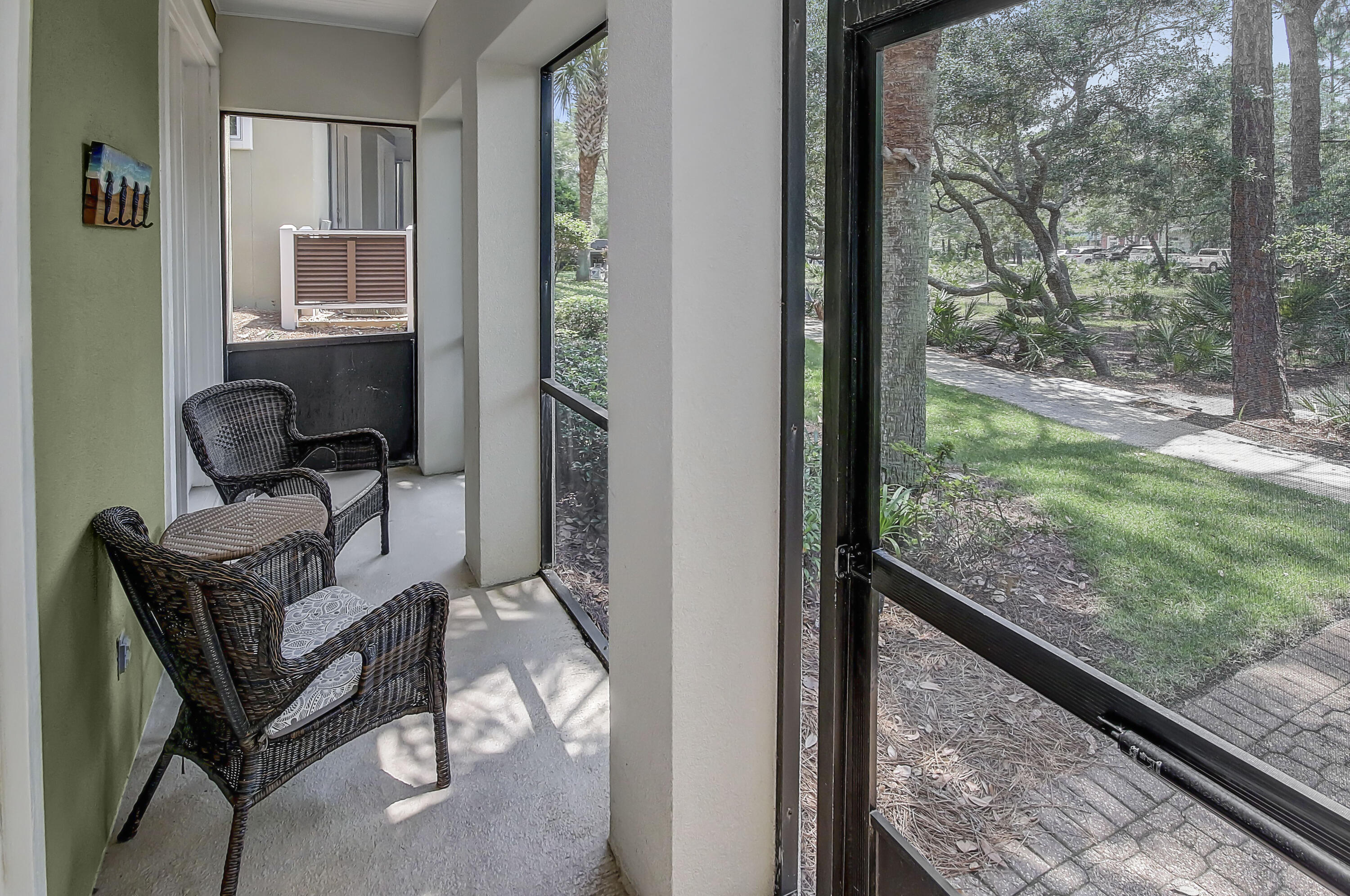 GULF PLACE COURTYARDS - Residential