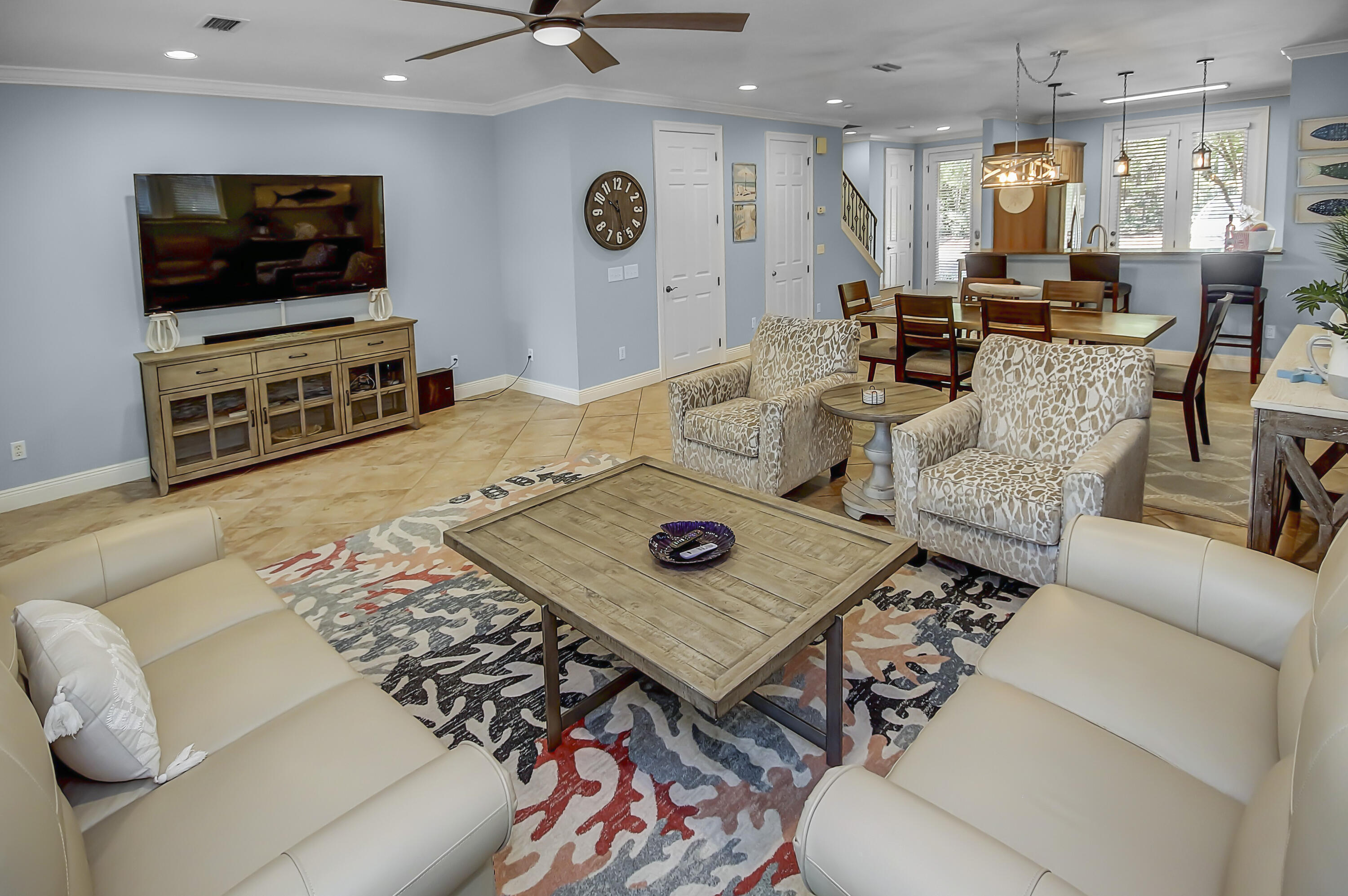 GULF PLACE COURTYARDS - Residential