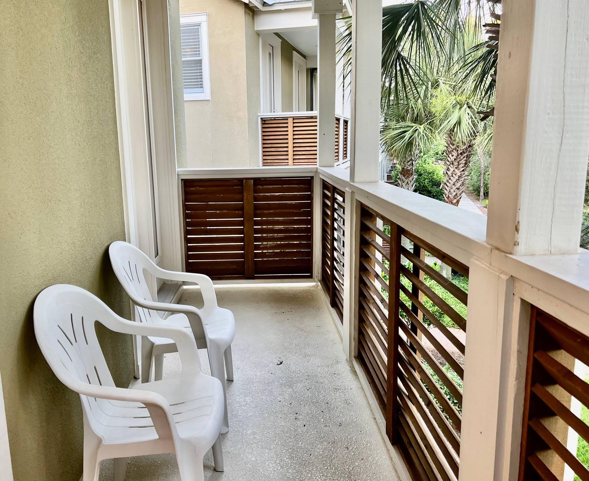 GULF PLACE COURTYARDS - Residential