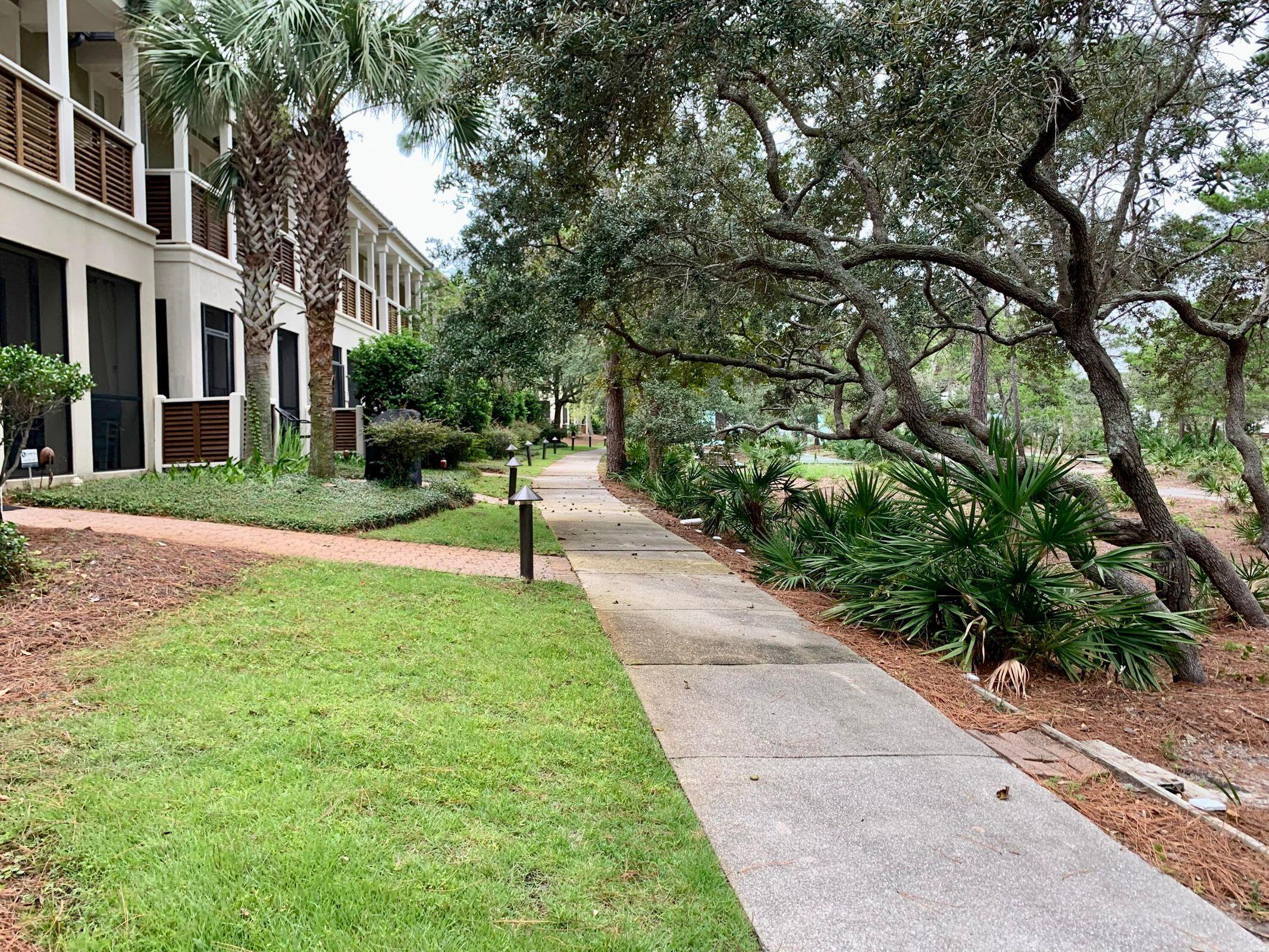 GULF PLACE COURTYARDS - Residential