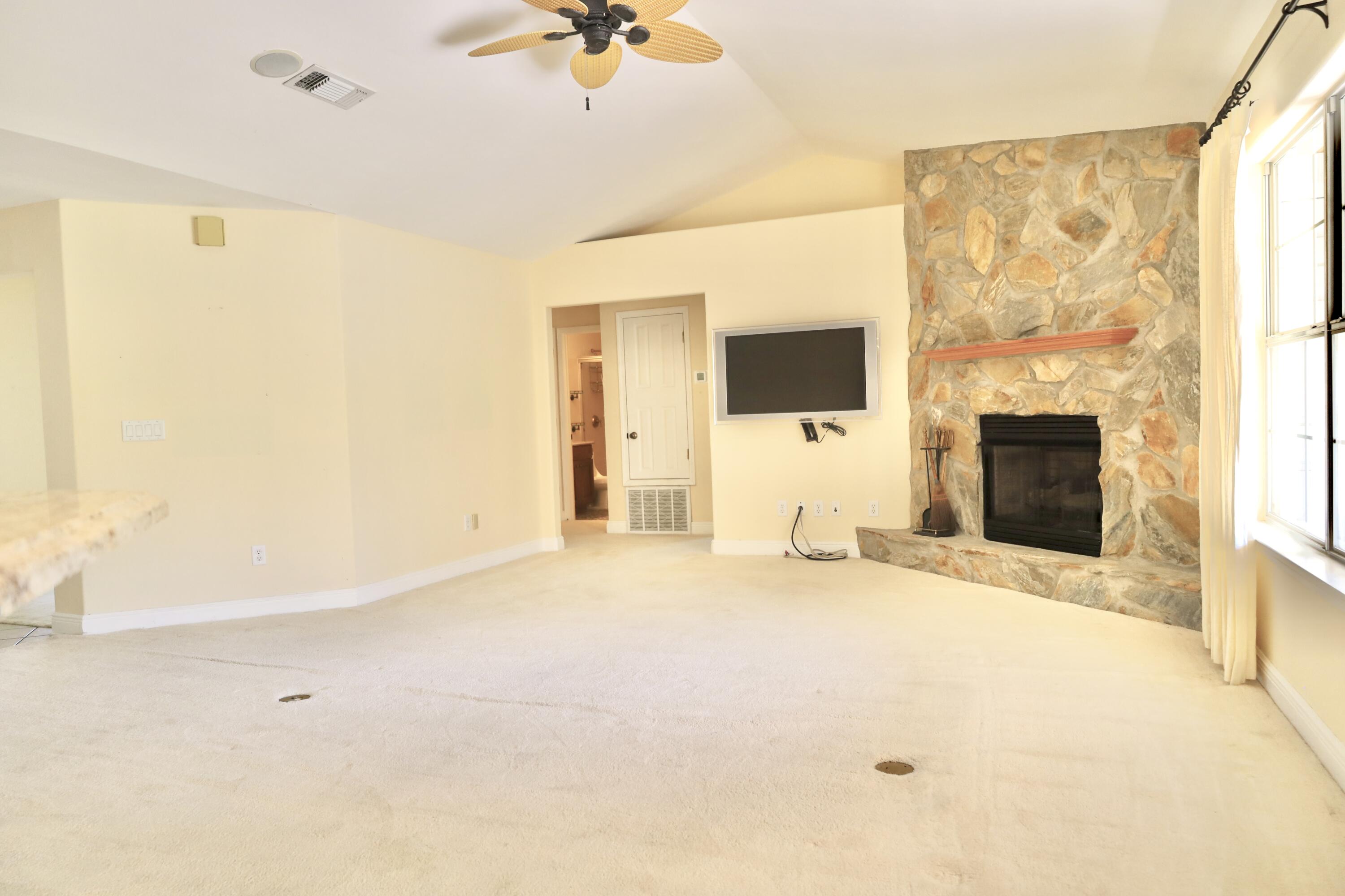 EMERALD LAKES PH 1 - Residential