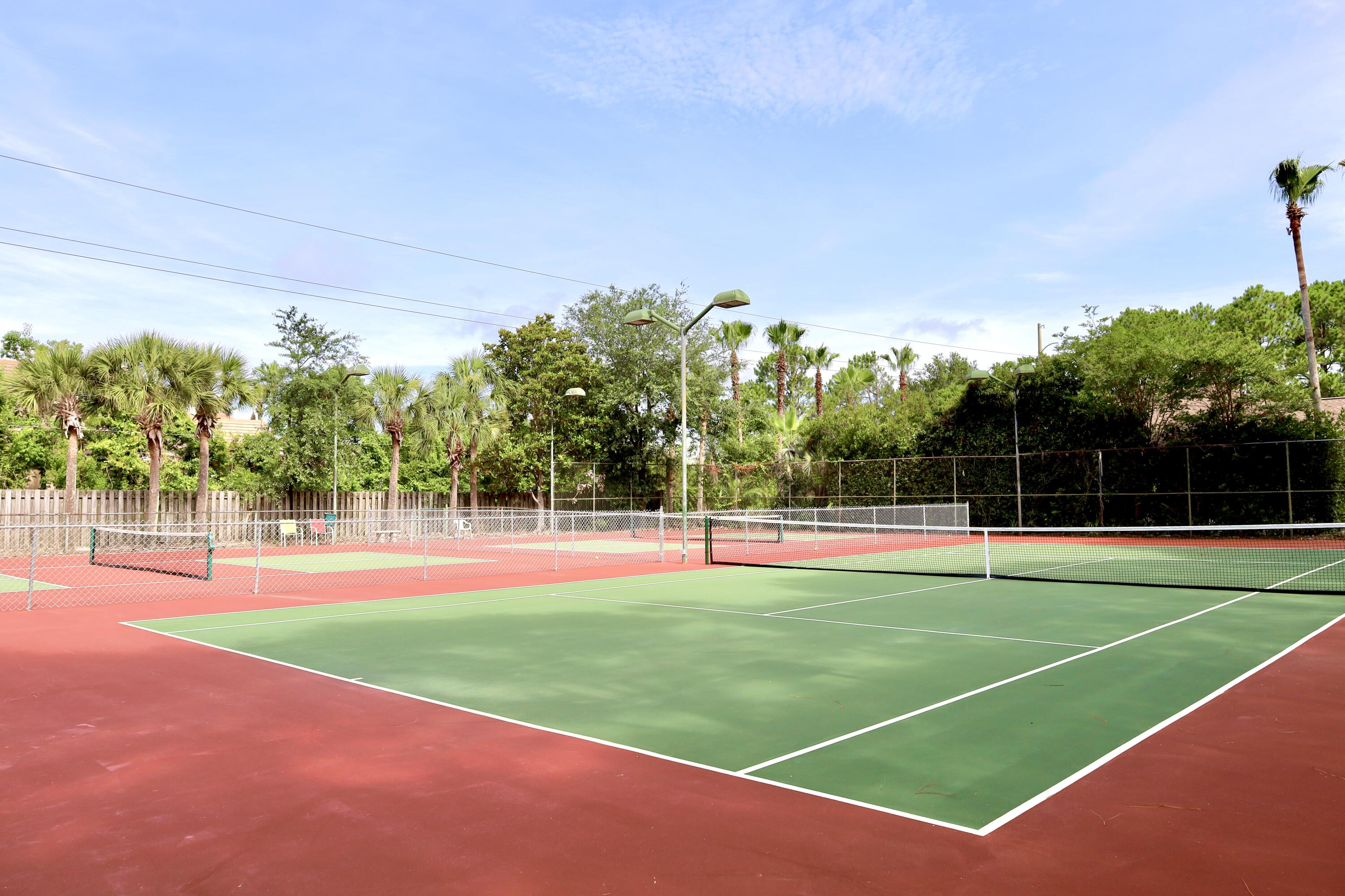 EMERALD LAKES PH 1 - Residential