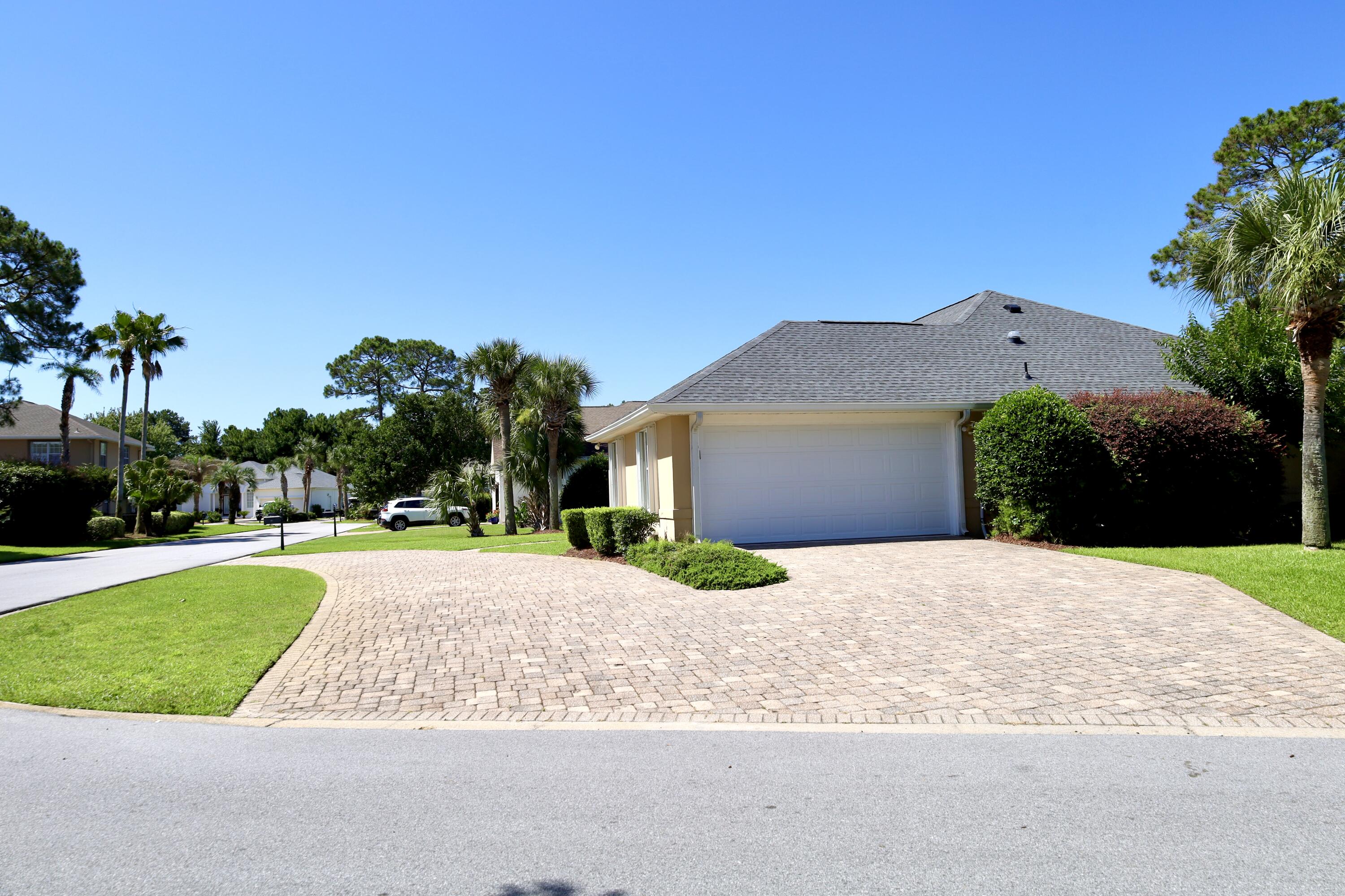 EMERALD LAKES PH 1 - Residential