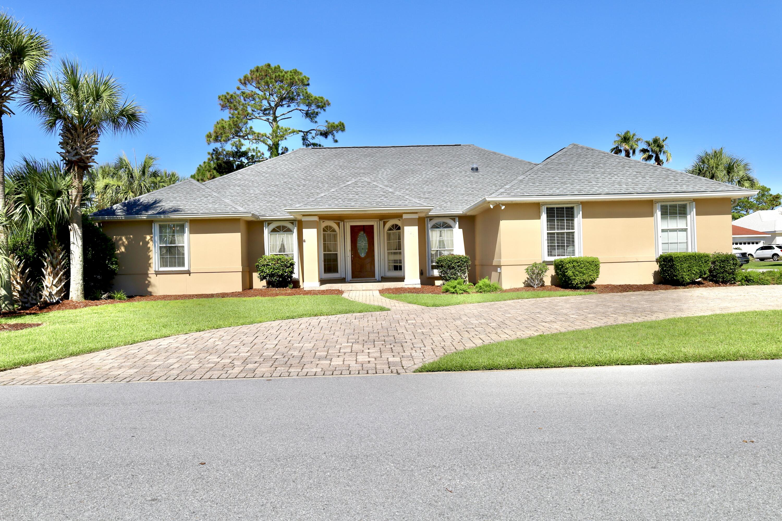 EMERALD LAKES PH 1 - Residential