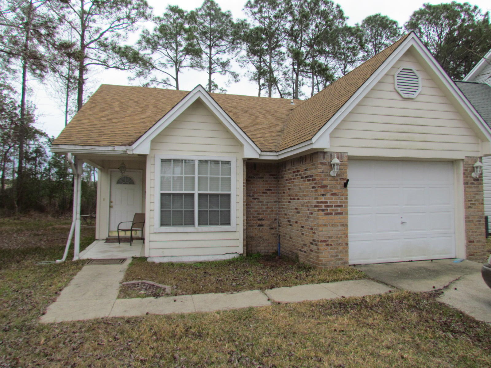 YORKTOWN AT WILLOW BEND - Residential Lease