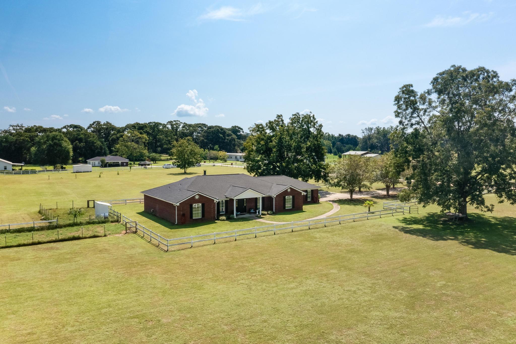 NO RECORDED SUBDIVISION - Residential