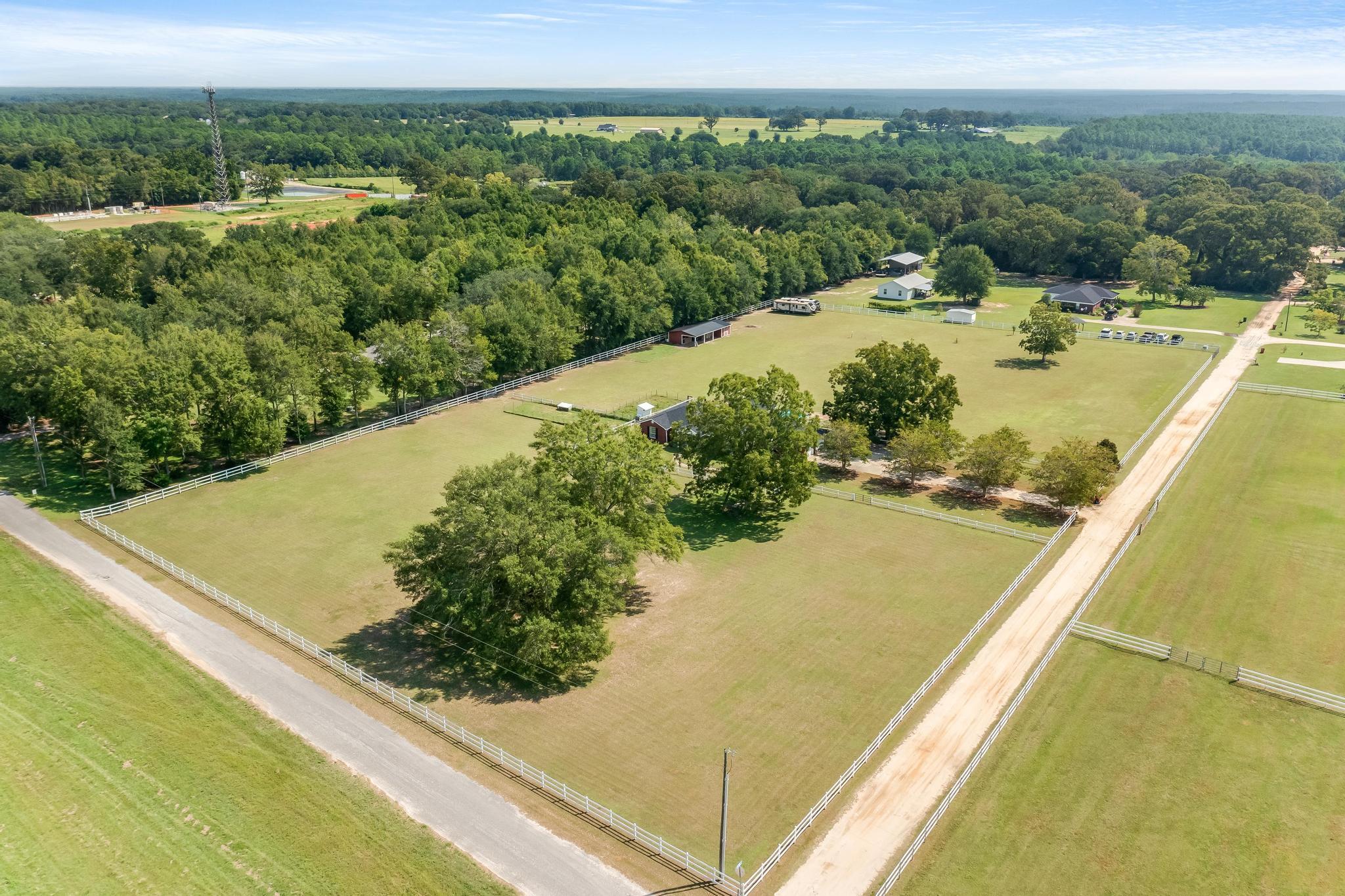 NO RECORDED SUBDIVISION - Residential