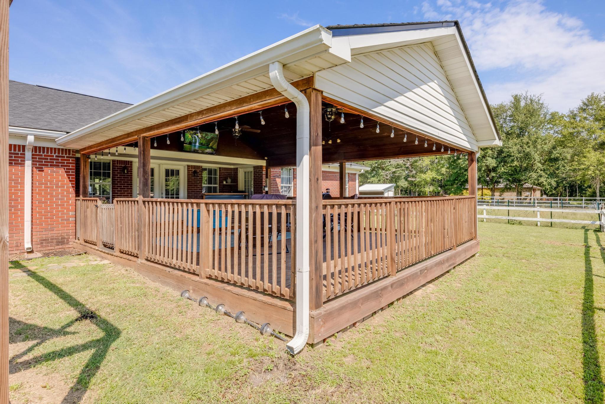 NO RECORDED SUBDIVISION - Residential