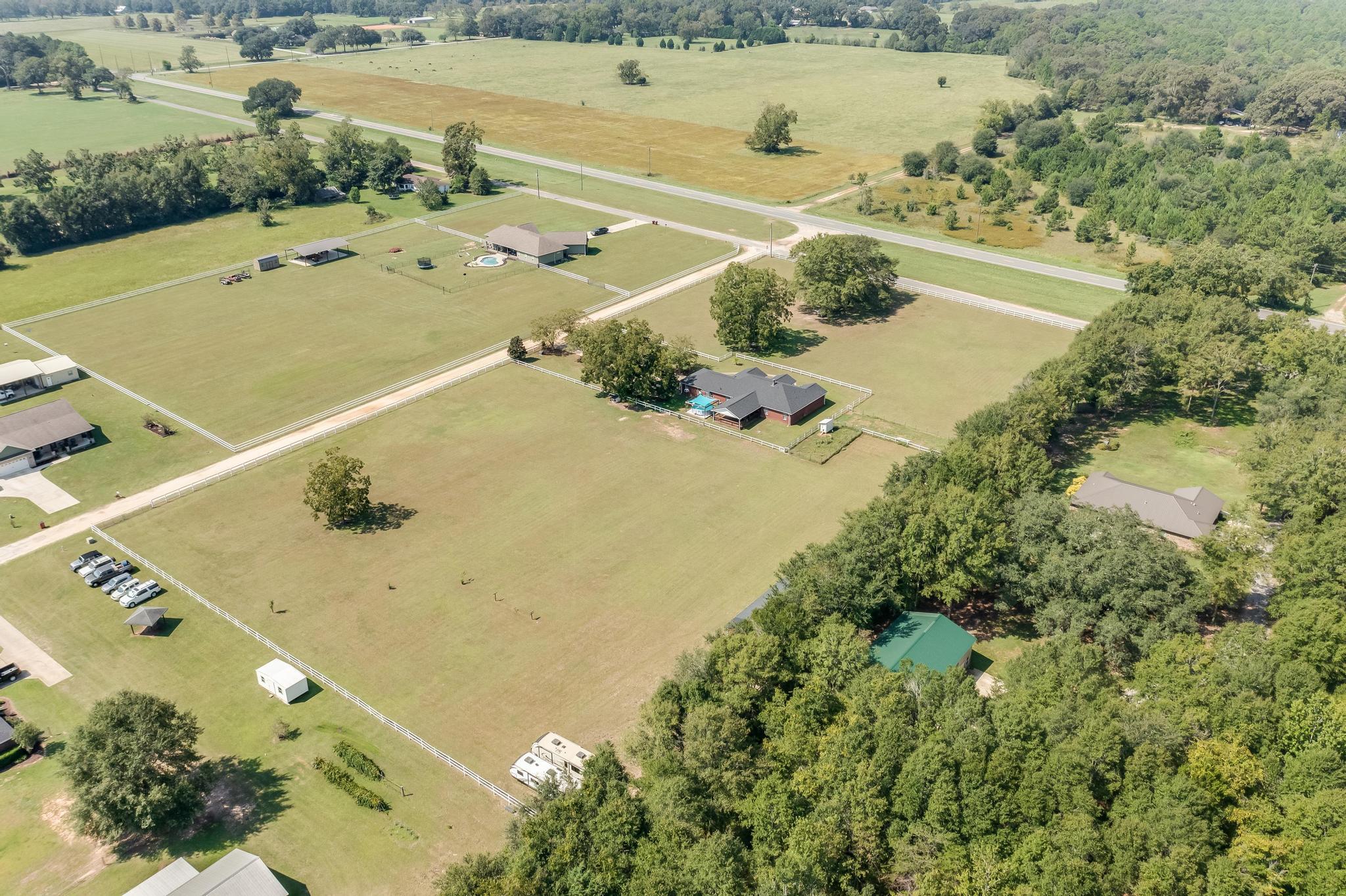 NO RECORDED SUBDIVISION - Residential