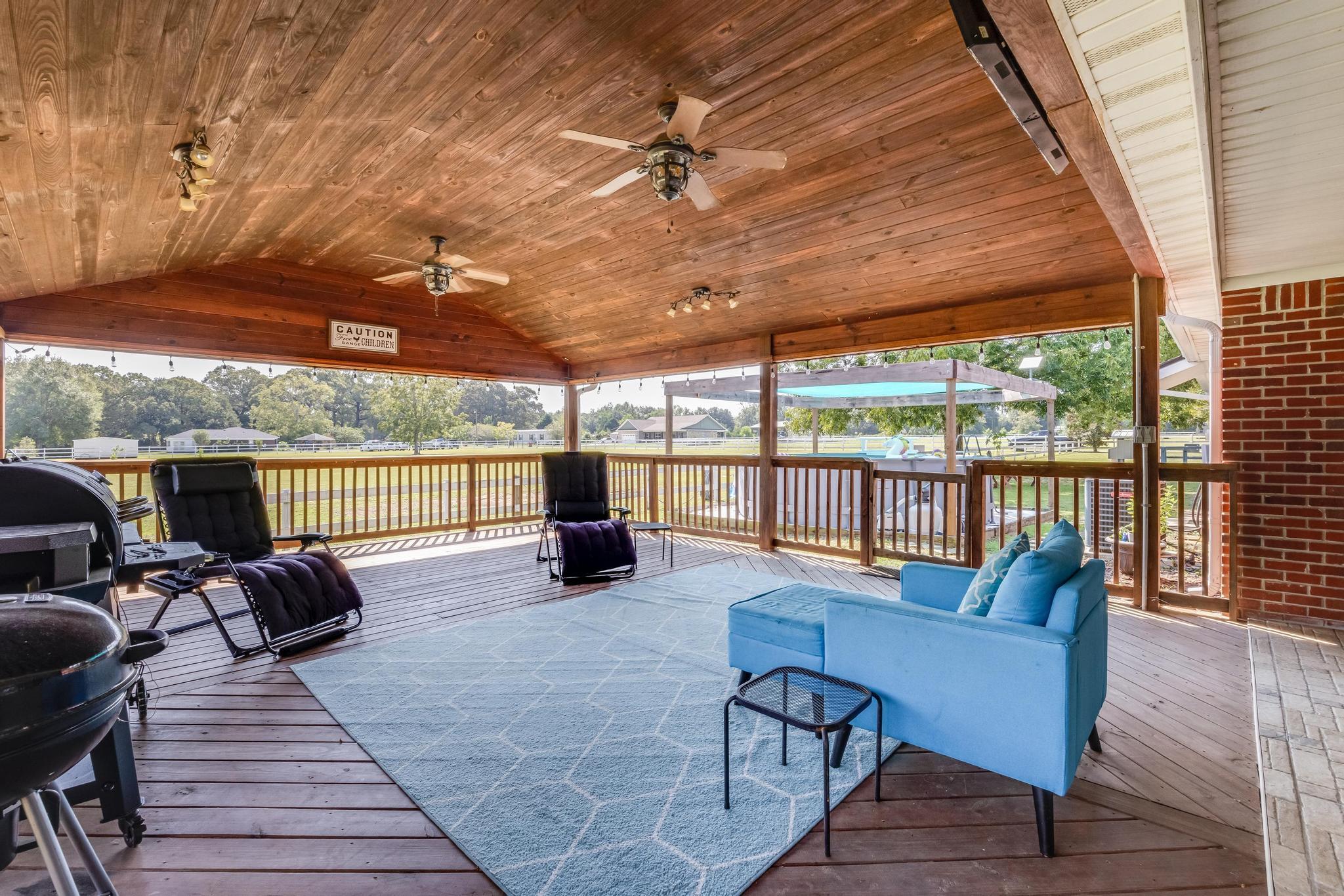 NO RECORDED SUBDIVISION - Residential