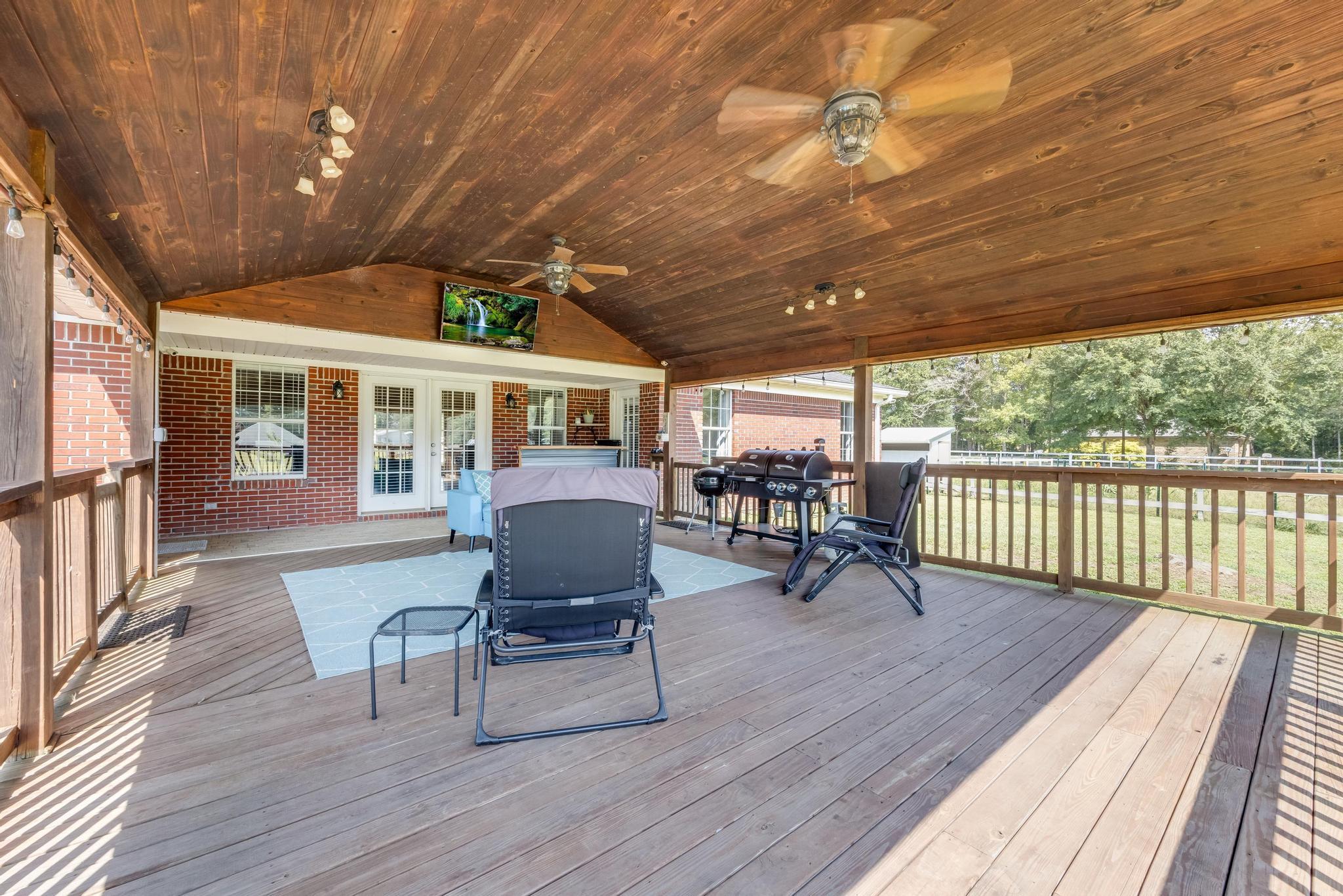 NO RECORDED SUBDIVISION - Residential