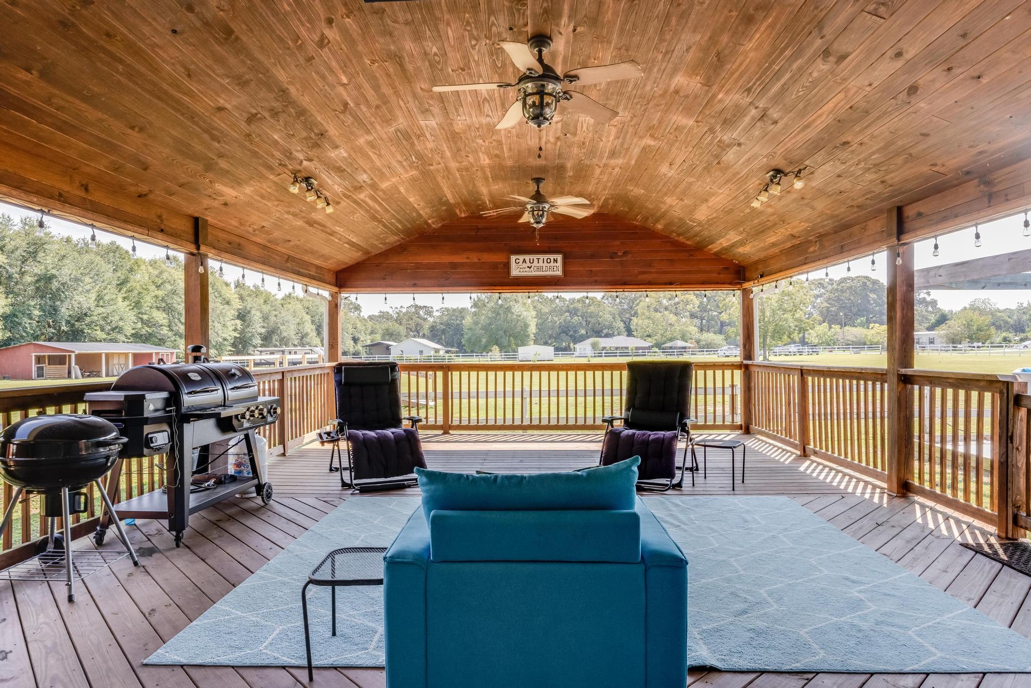 NO RECORDED SUBDIVISION - Residential