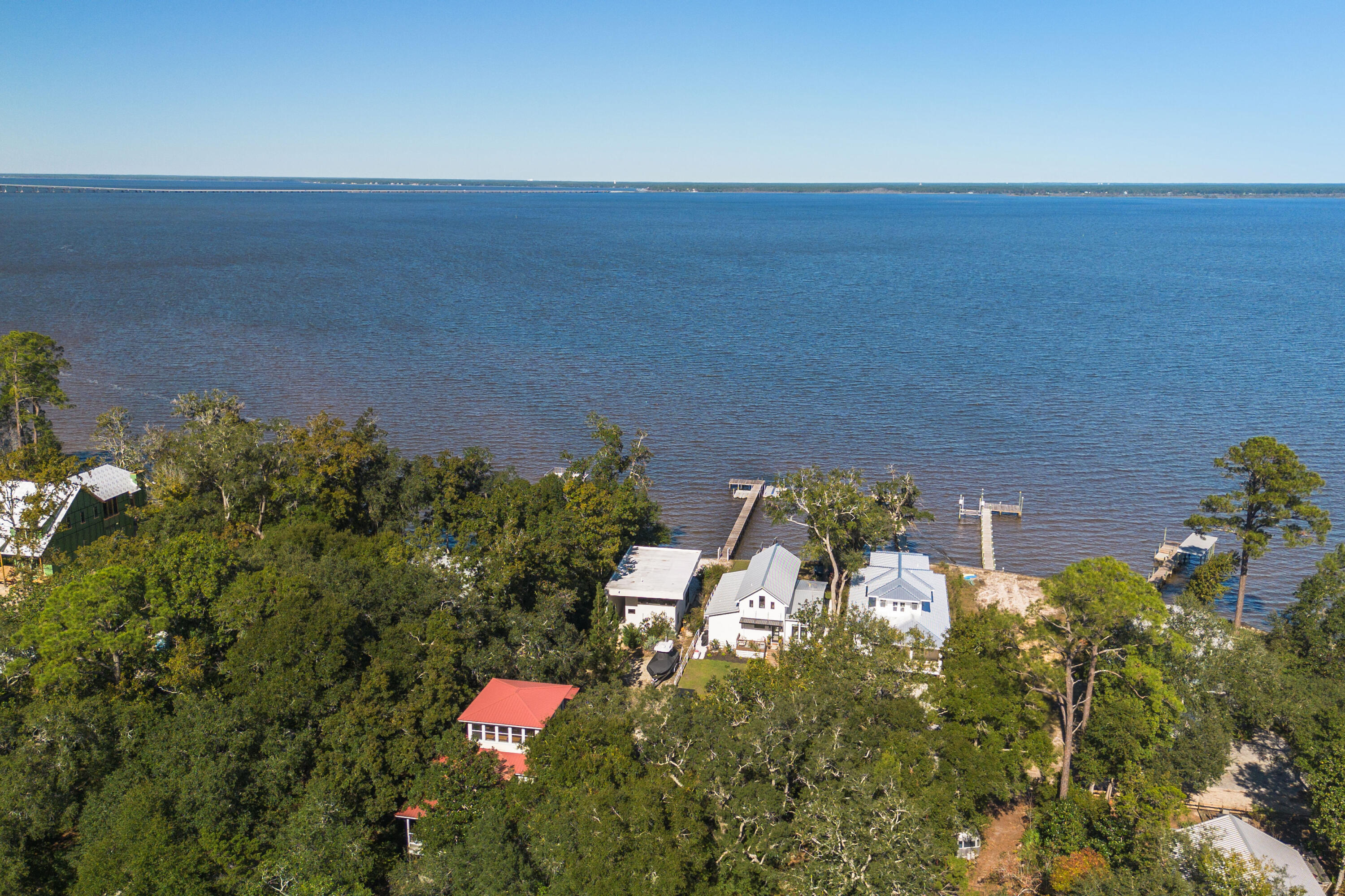 MAGNOLIA BEACH - Residential