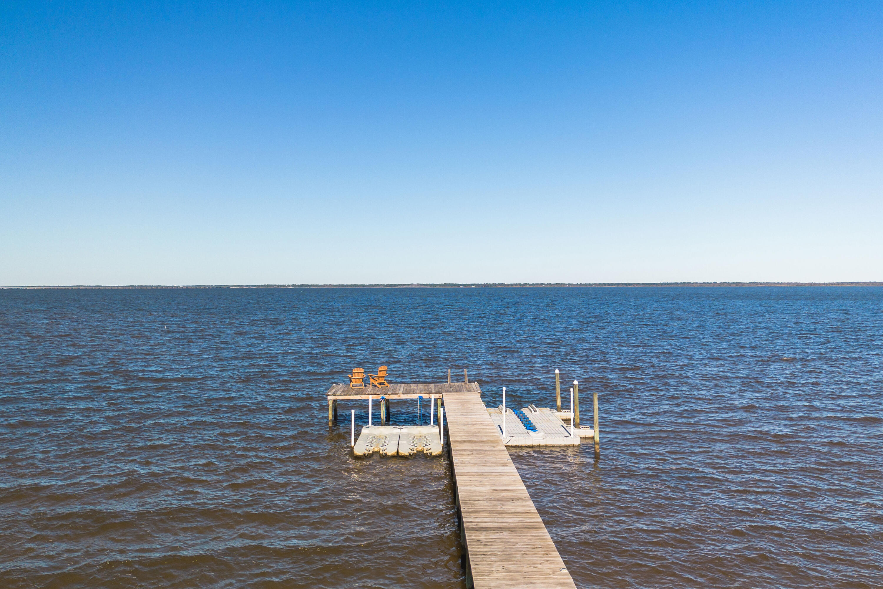 MAGNOLIA BEACH - Residential