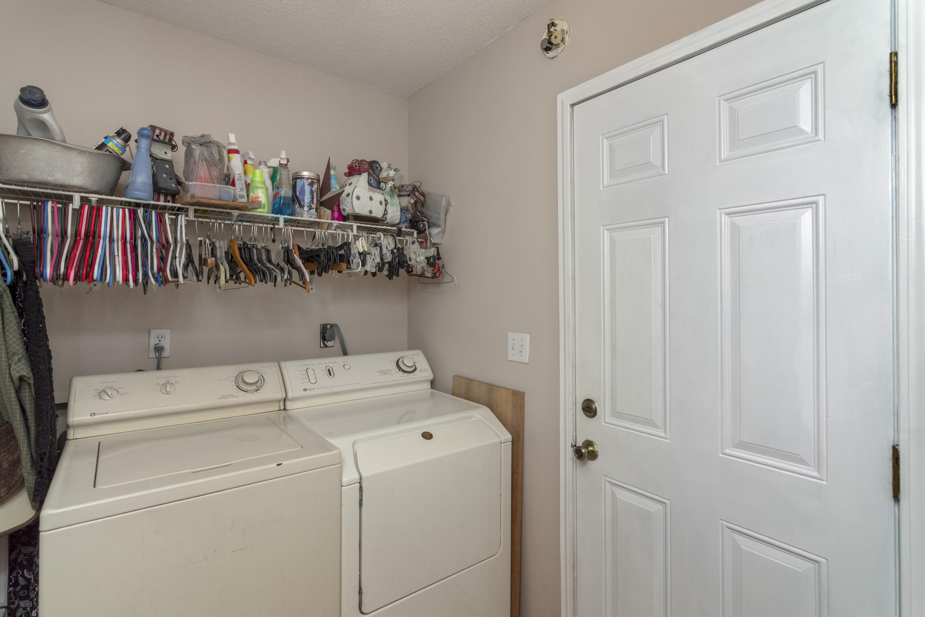 COUNTRYVIEW ESTATES 3RD ADDN - Residential