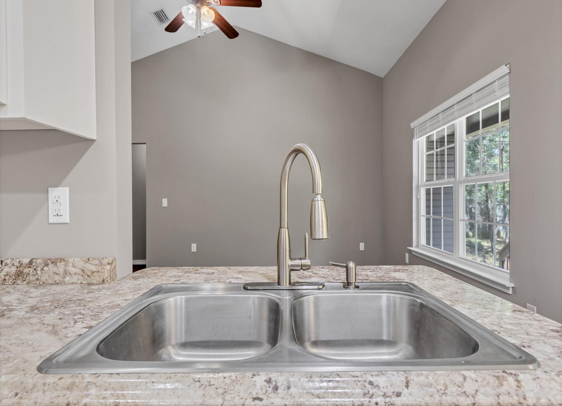 FOXWOOD EST UNIT #1 - Residential Lease