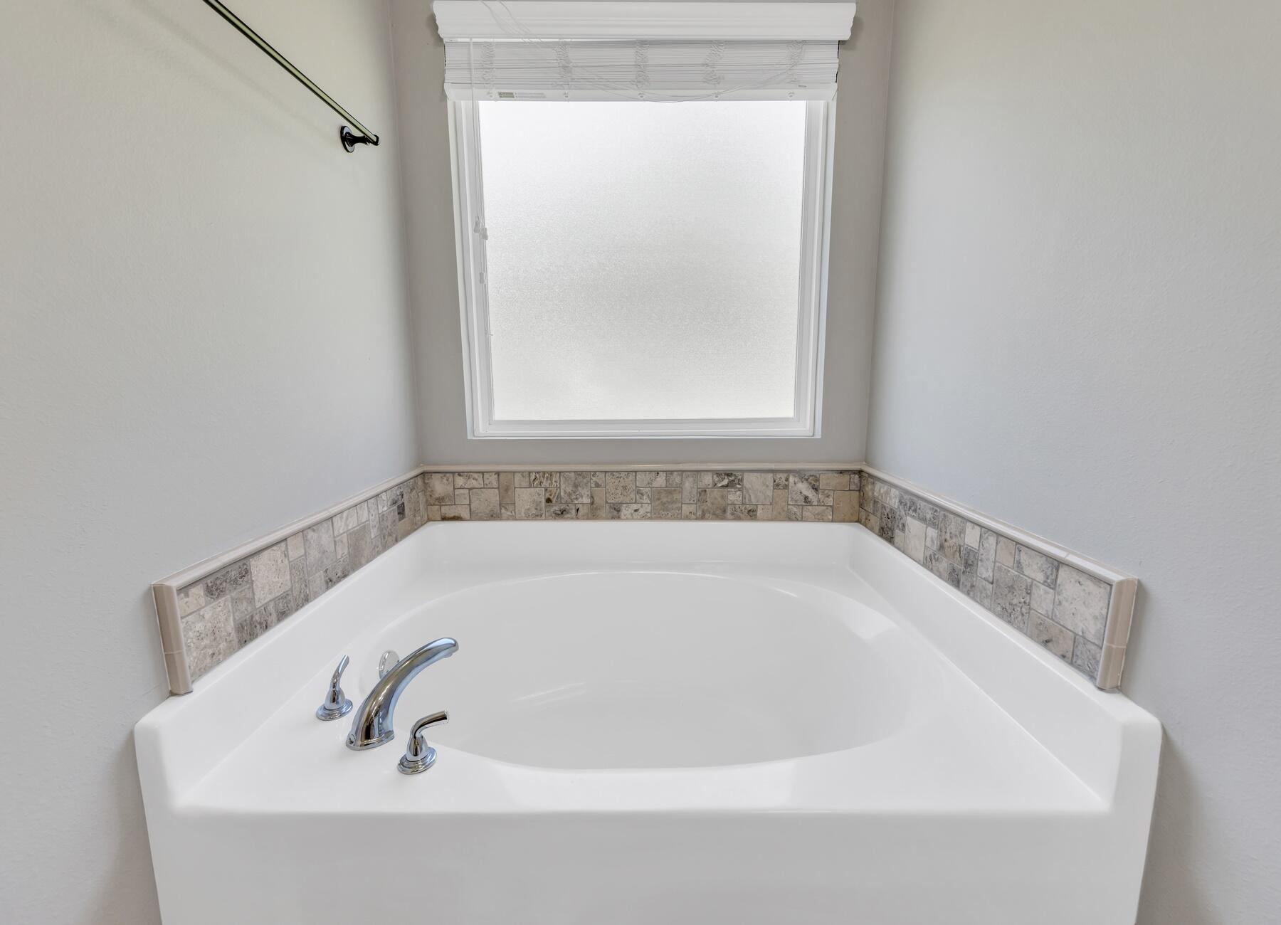 FOXWOOD EST UNIT #1 - Residential Lease