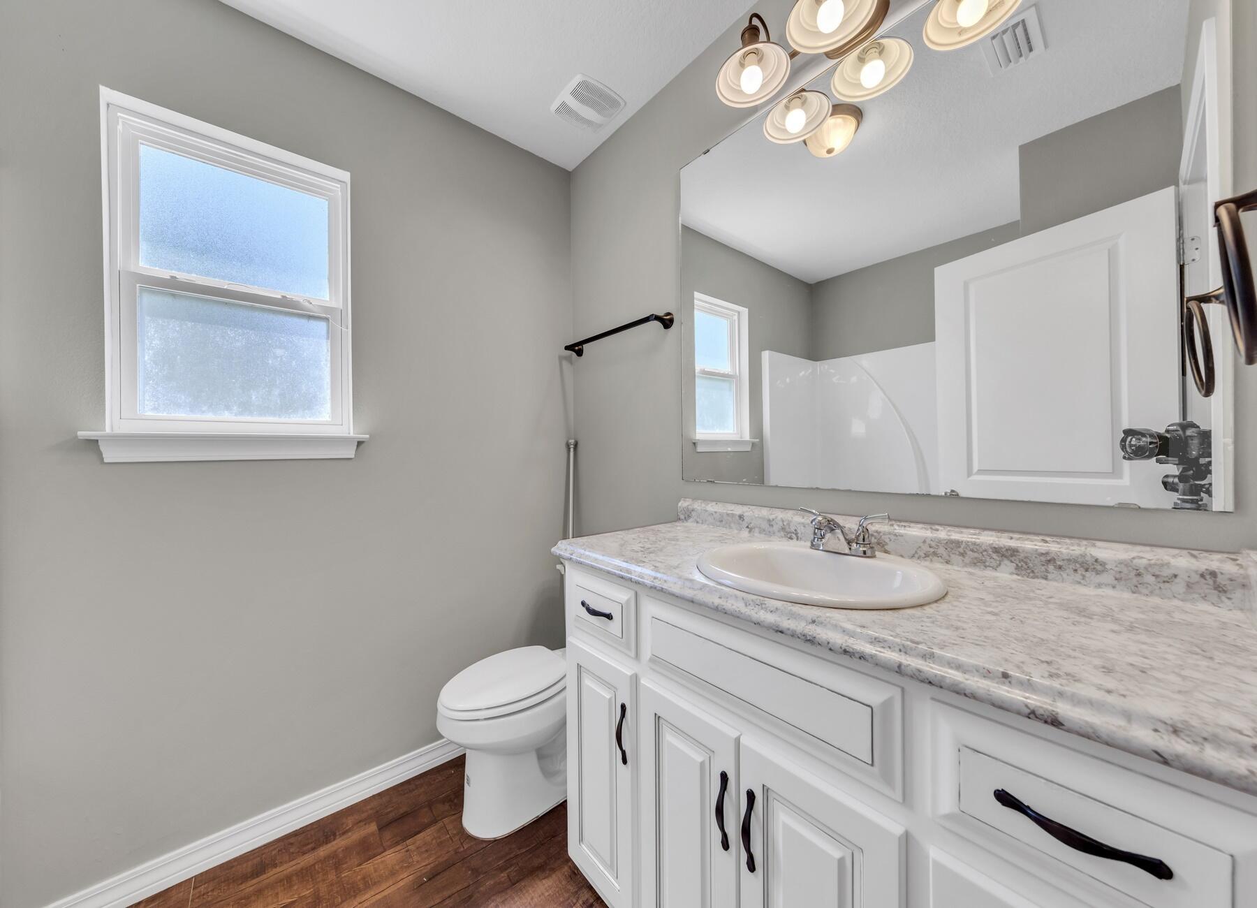 FOXWOOD EST UNIT #1 - Residential Lease