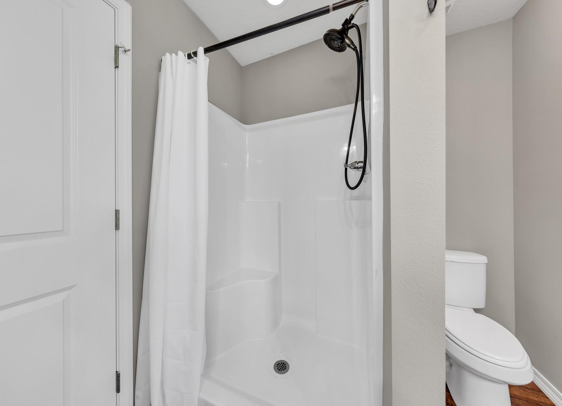 FOXWOOD EST UNIT #1 - Residential Lease