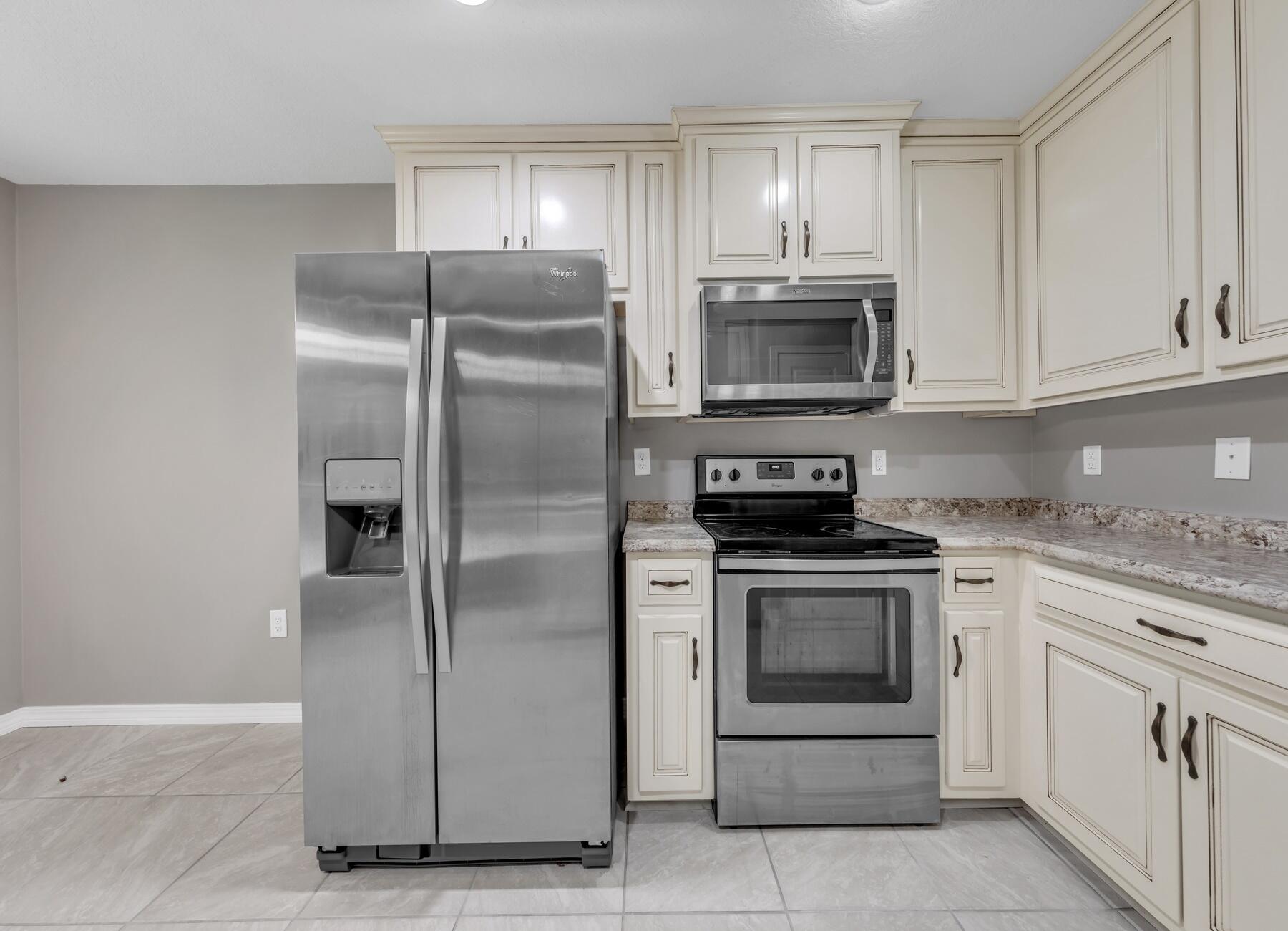 FOXWOOD EST UNIT #1 - Residential Lease