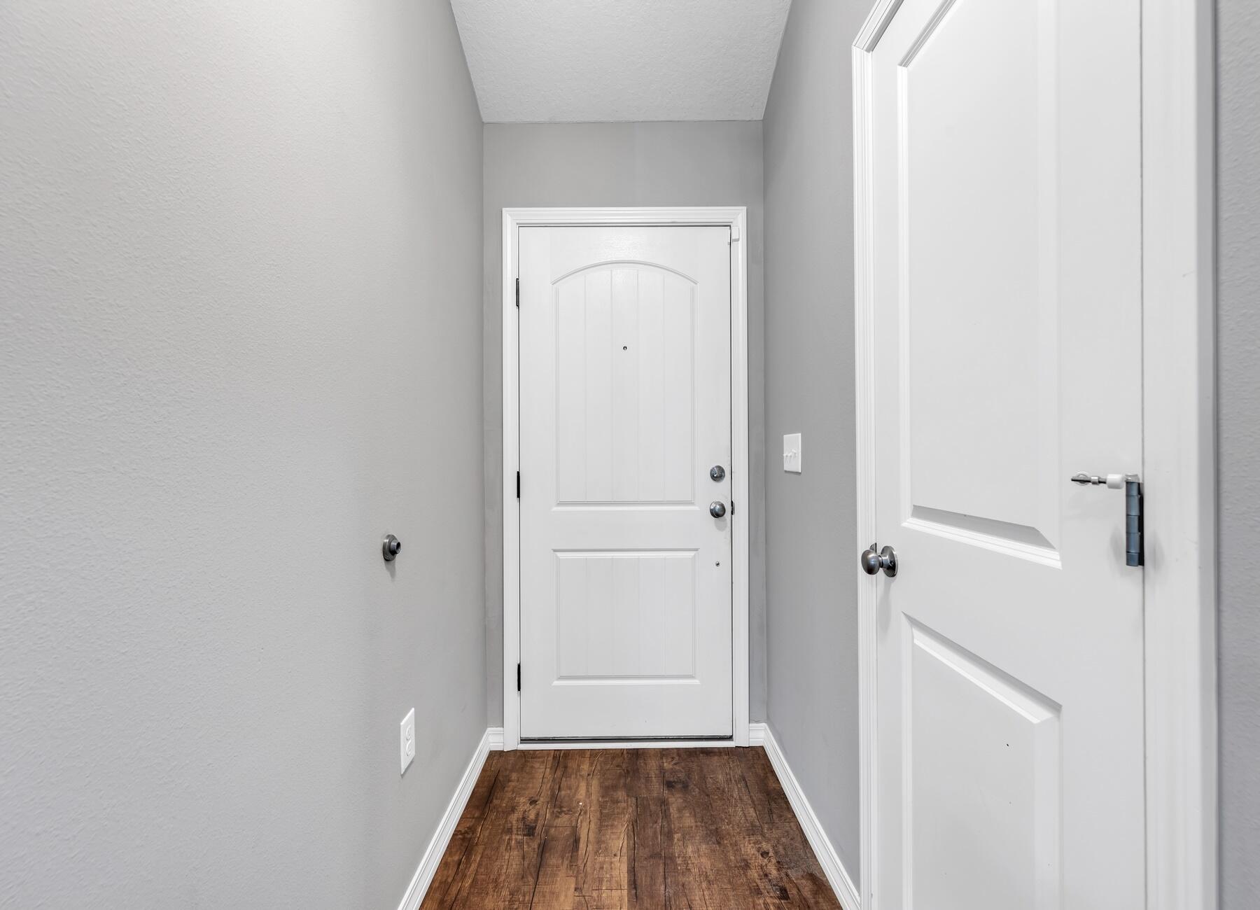 FOXWOOD EST UNIT #1 - Residential Lease