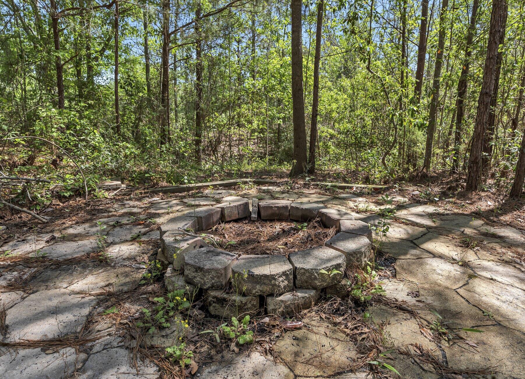 FOXWOOD EST UNIT #1 - Residential Lease