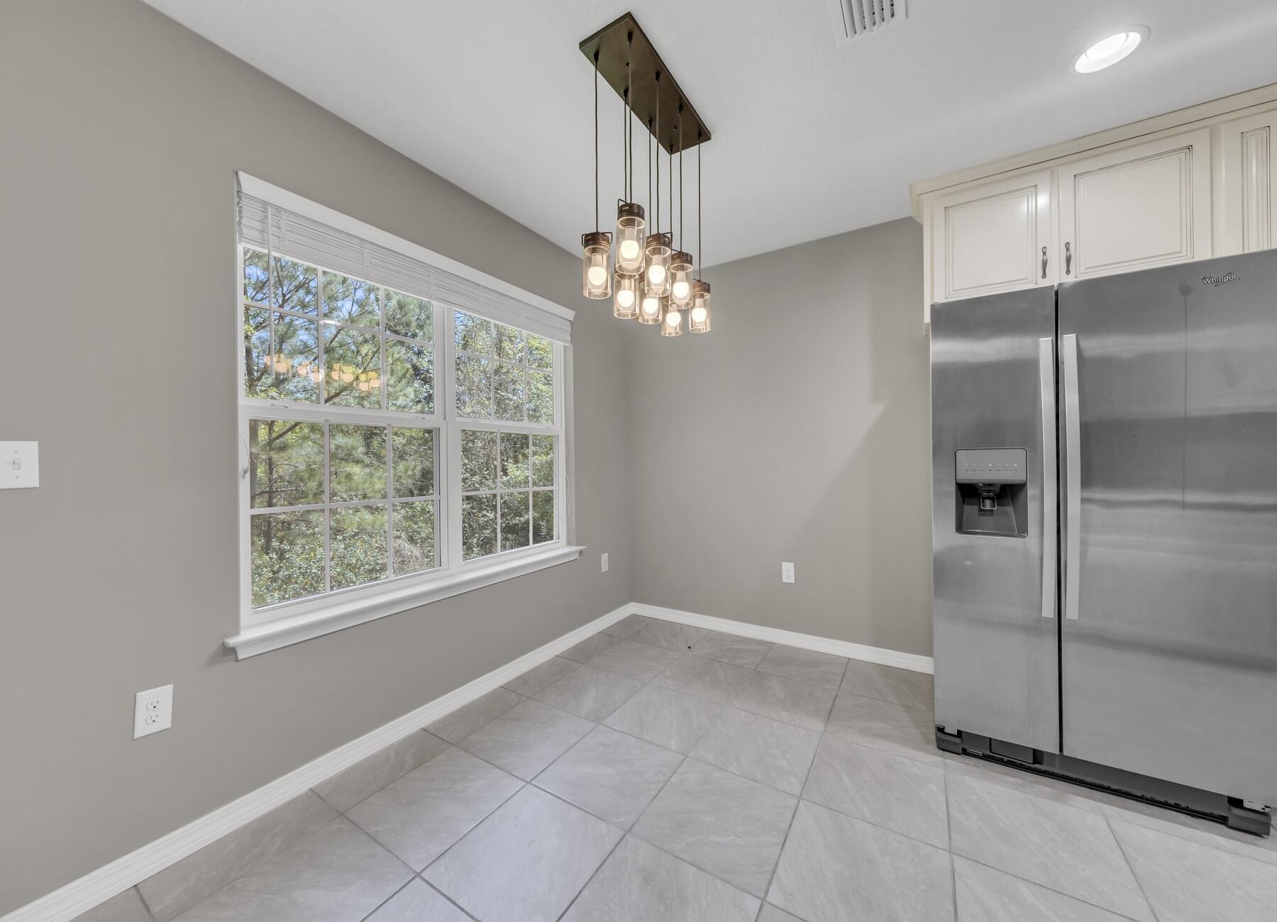 FOXWOOD EST UNIT #1 - Residential Lease