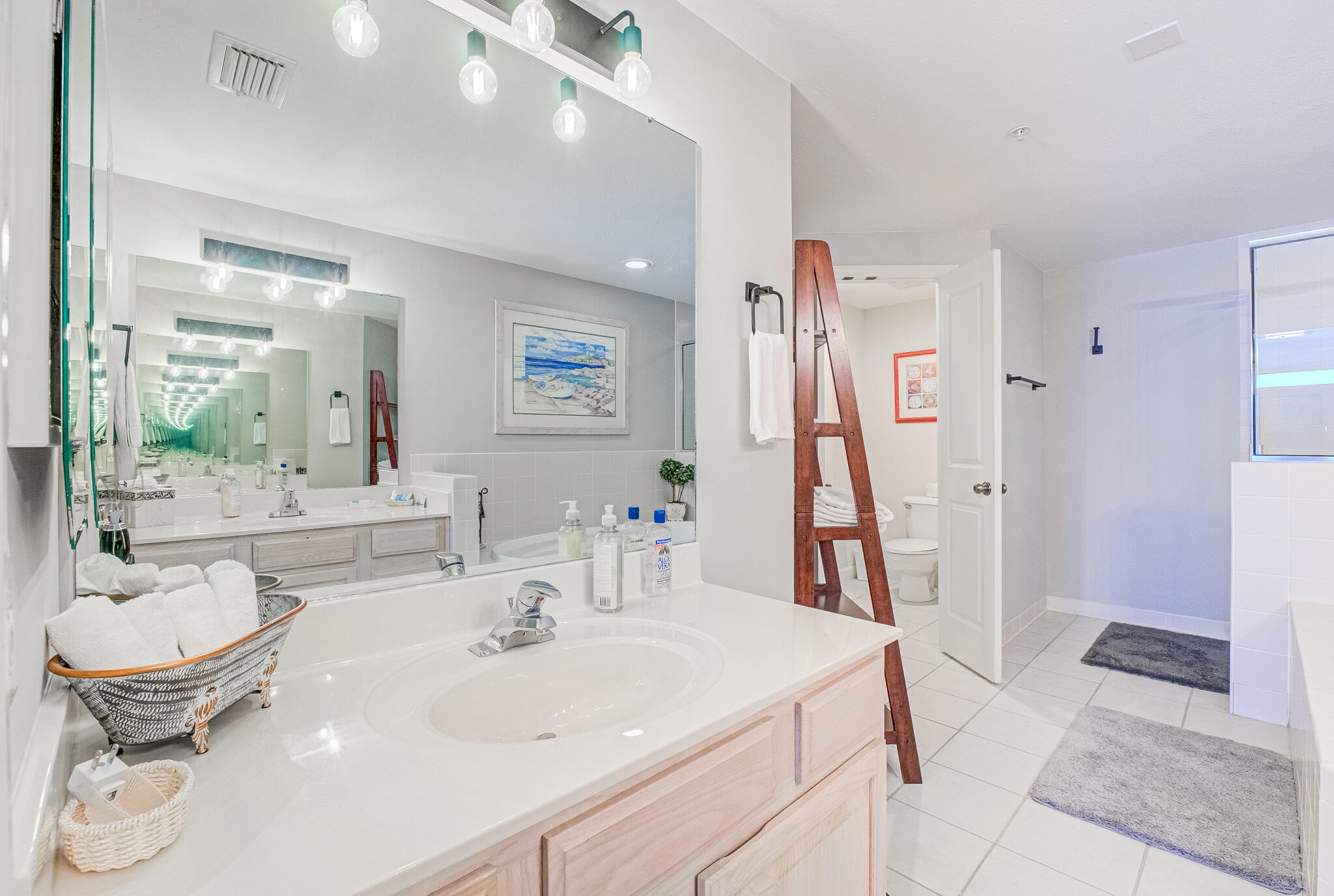 Grande Surf Club Condo - Residential