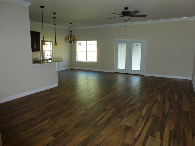 CRESCENT SHORES - Residential