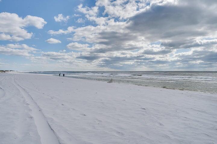 BEACHSIDE VILLAS CONDO - Residential