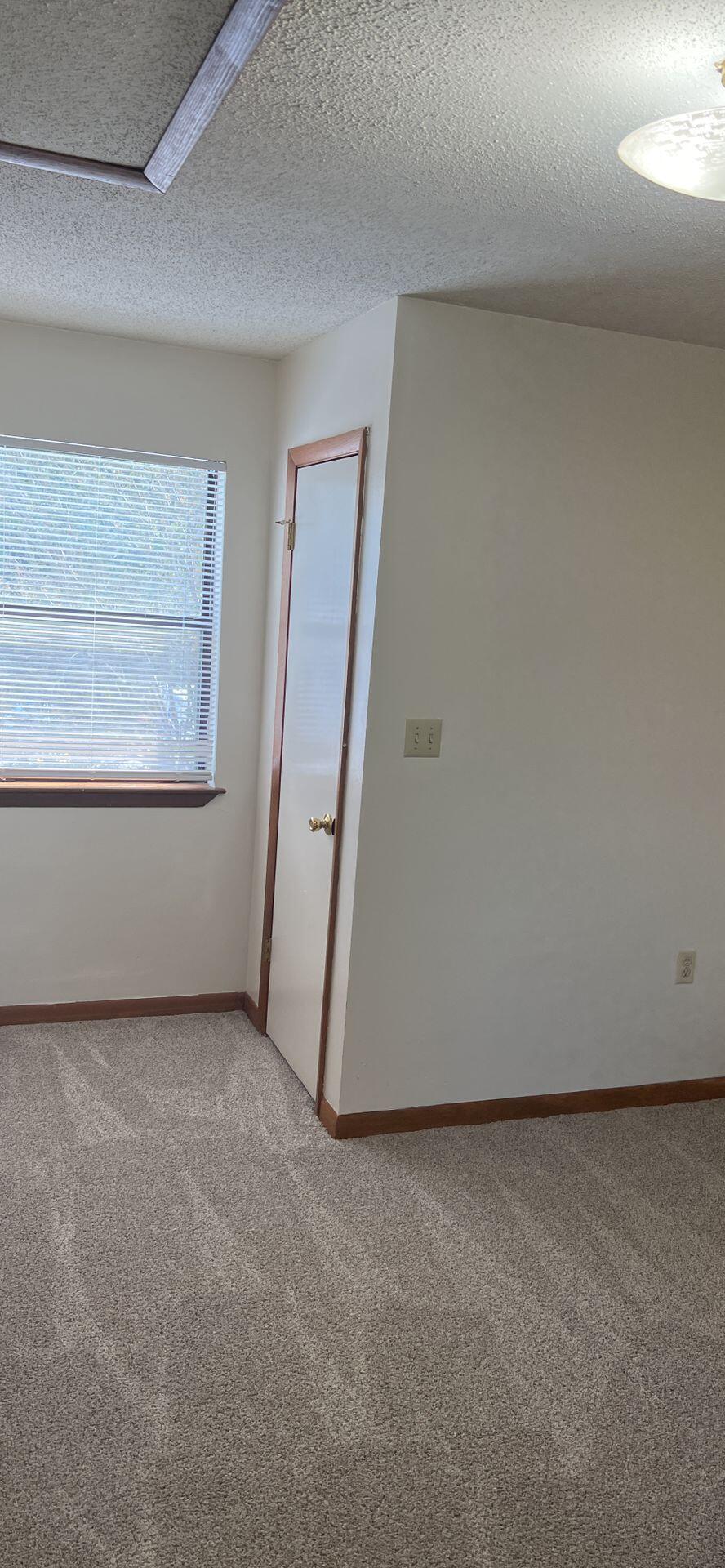 DOWNTOWNER - Residential Lease