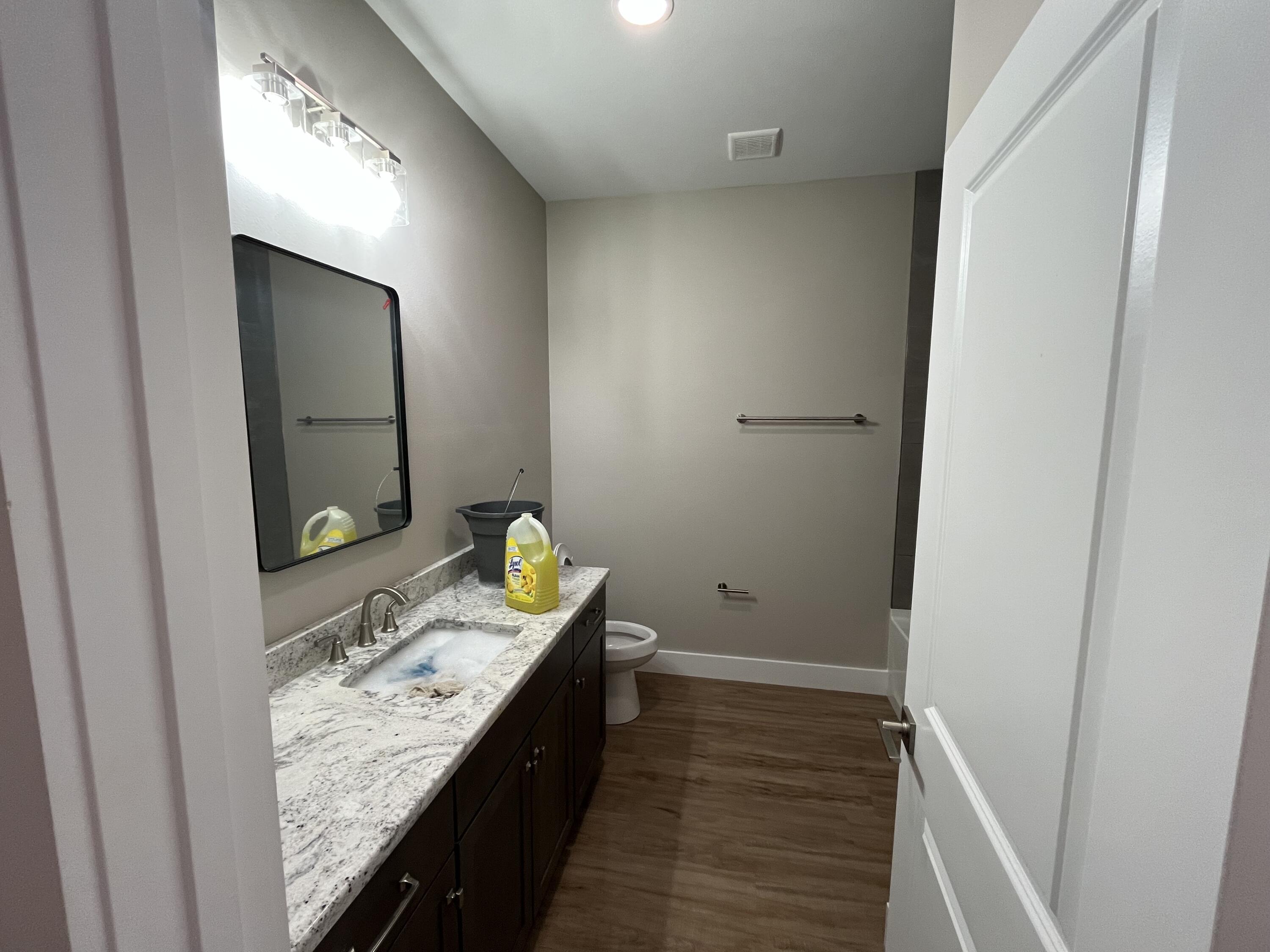 HIDDEN BAY VILLAGE - Residential Lease