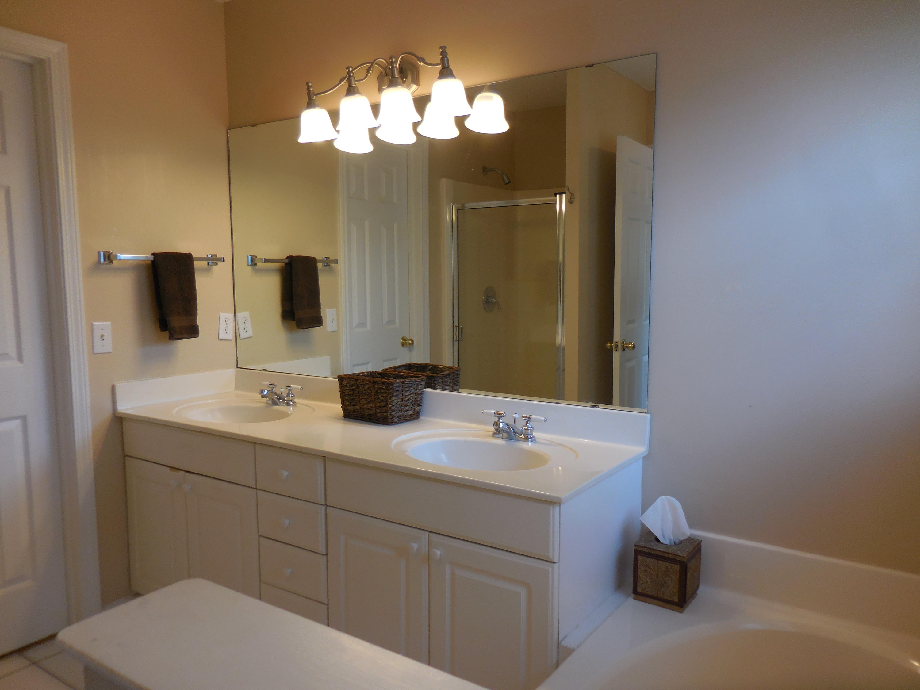 GLENWOOD CRT - Residential