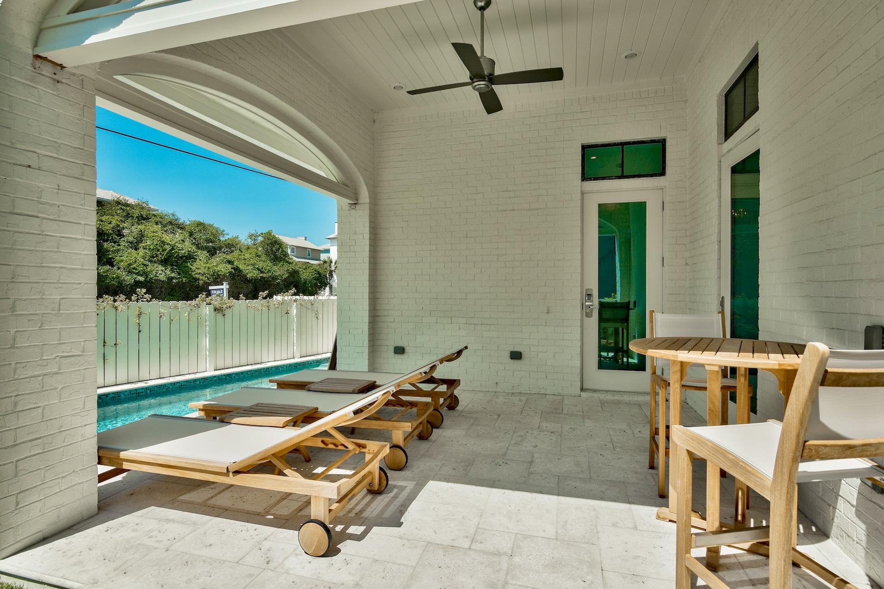 GULF SHORE MANOR - Residential