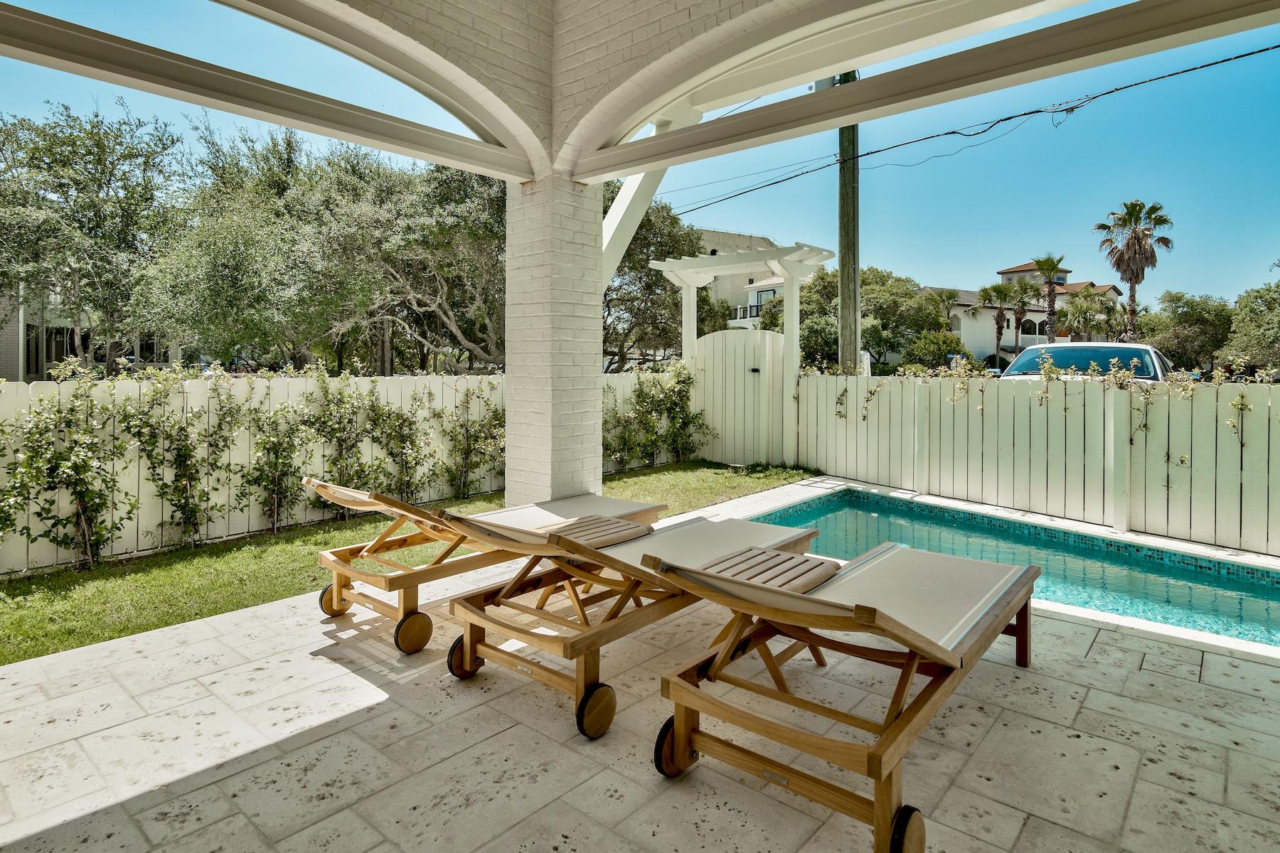 GULF SHORE MANOR - Residential