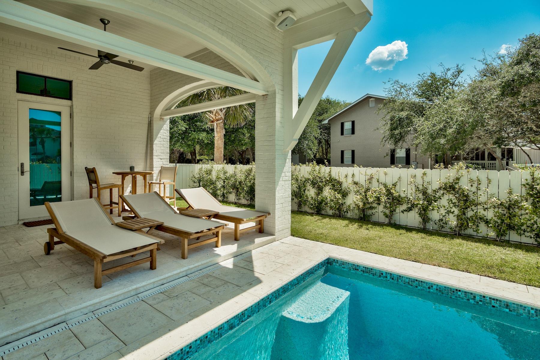 GULF SHORE MANOR - Residential