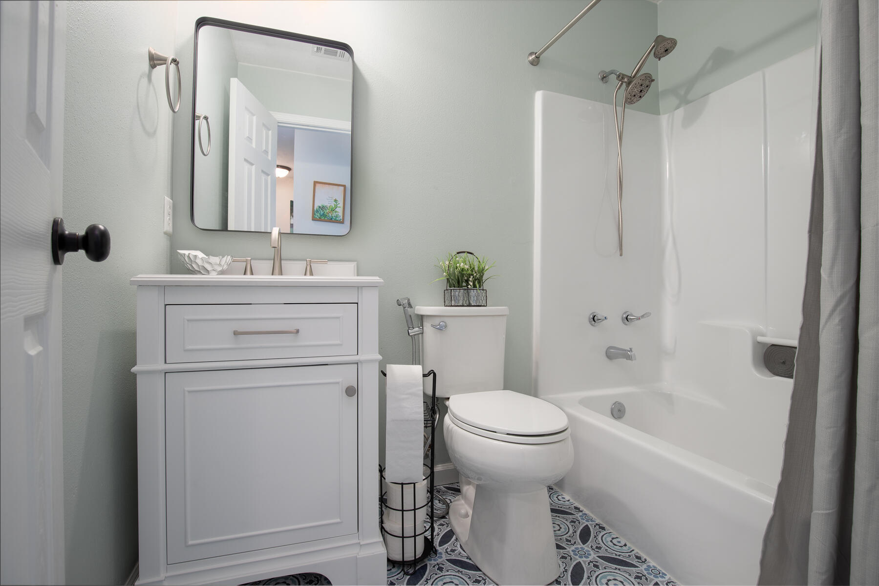 LAKE CHARLESTON - Residential