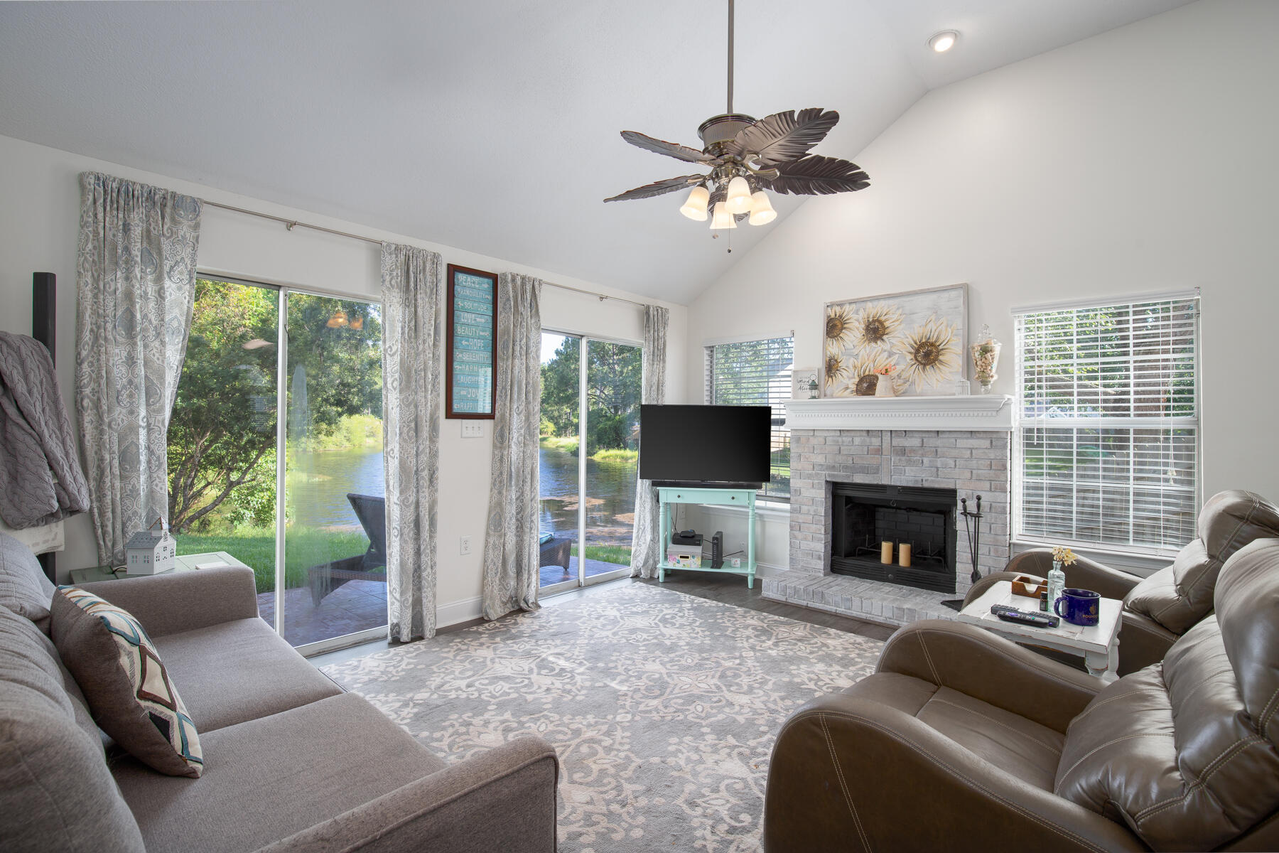 LAKE CHARLESTON - Residential