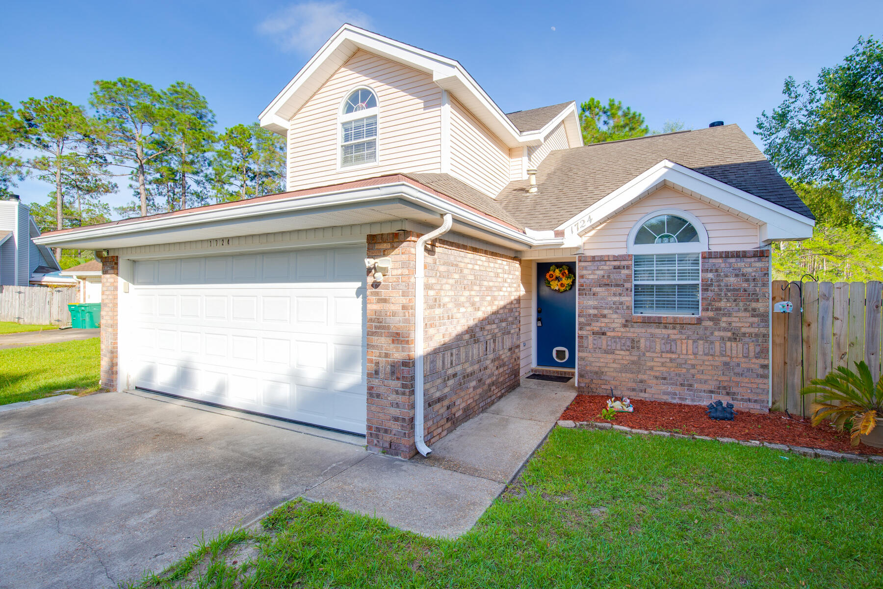 LAKE CHARLESTON - Residential