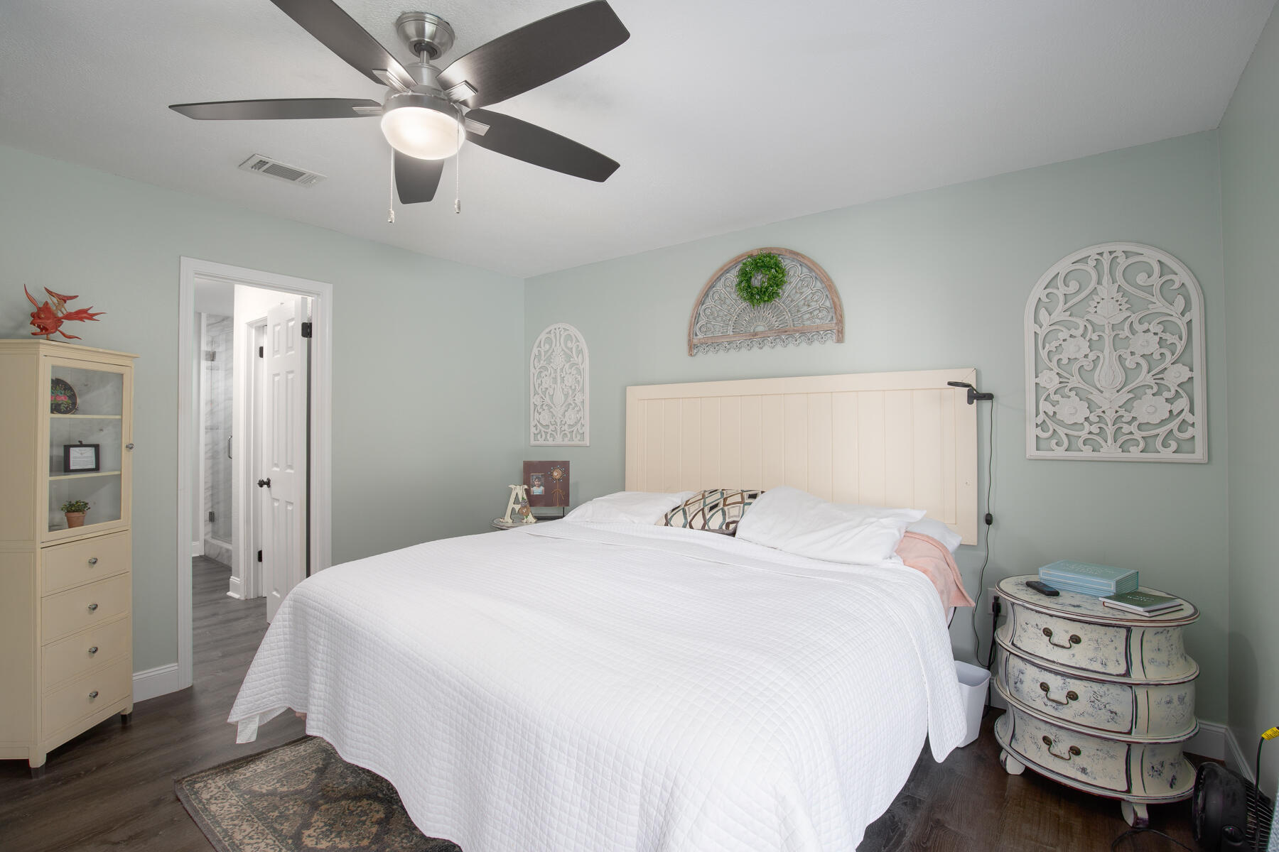 LAKE CHARLESTON - Residential