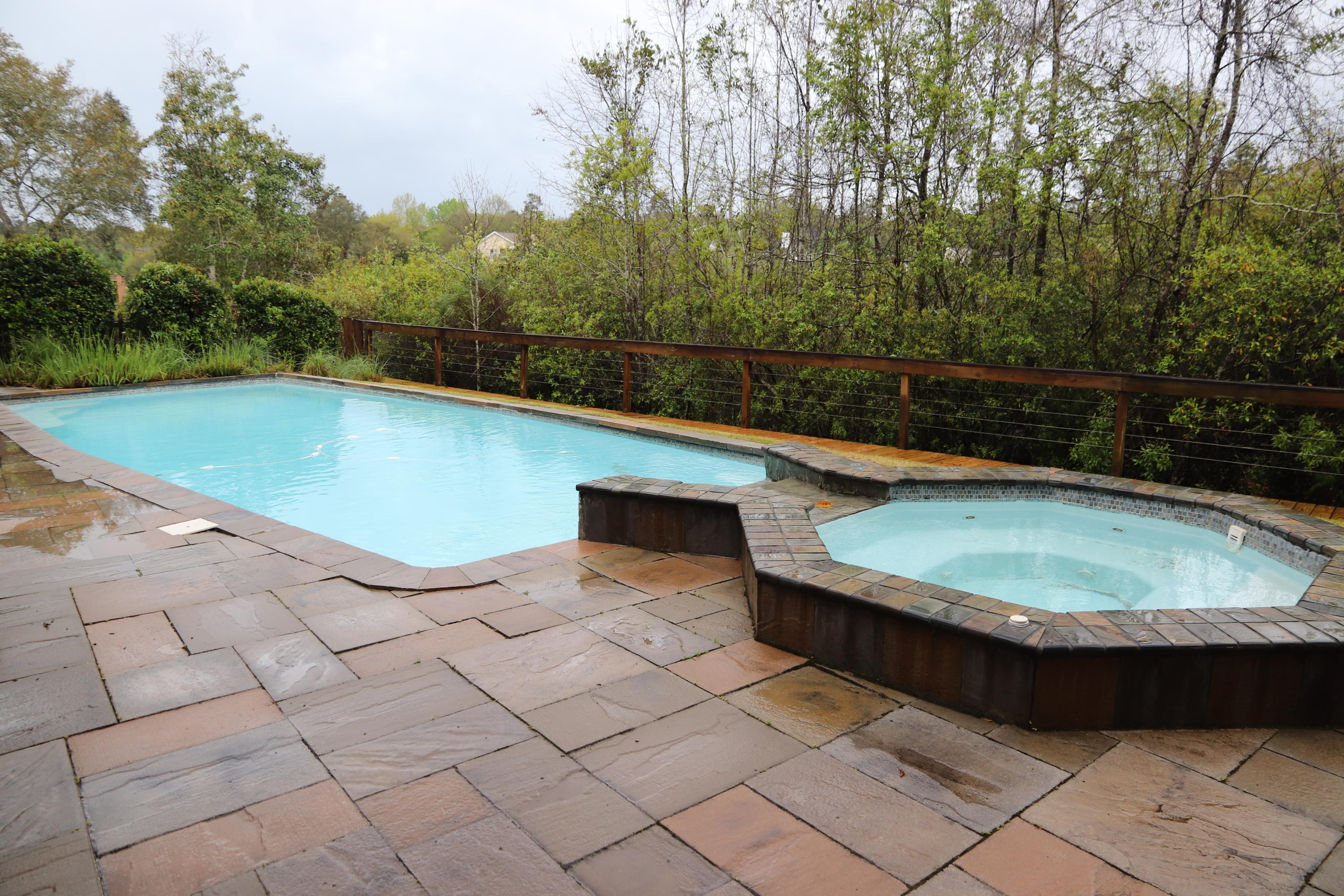 BOLTONS LANDING - Residential