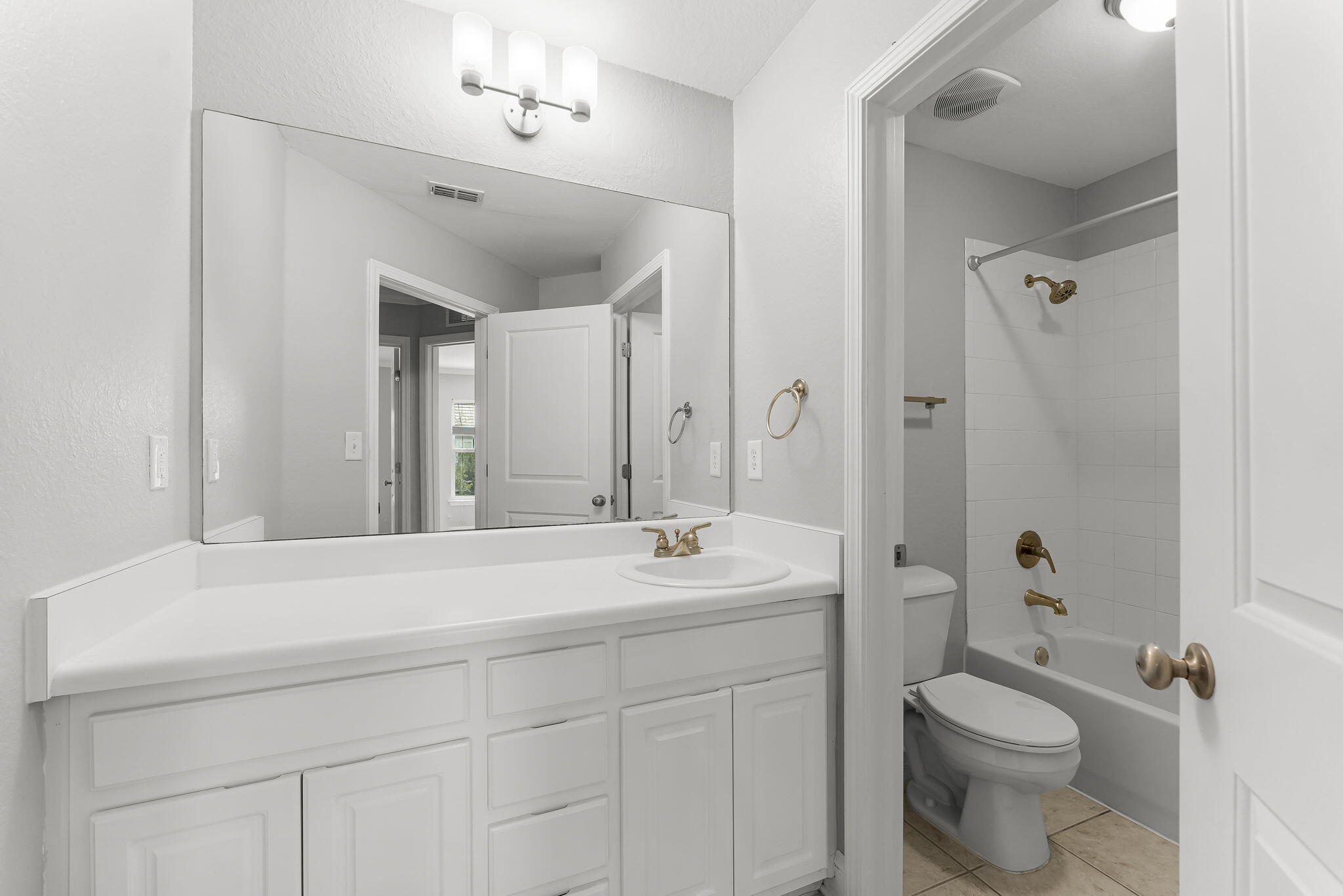 VERANDAS OF FREEPORT, THE - Residential Lease