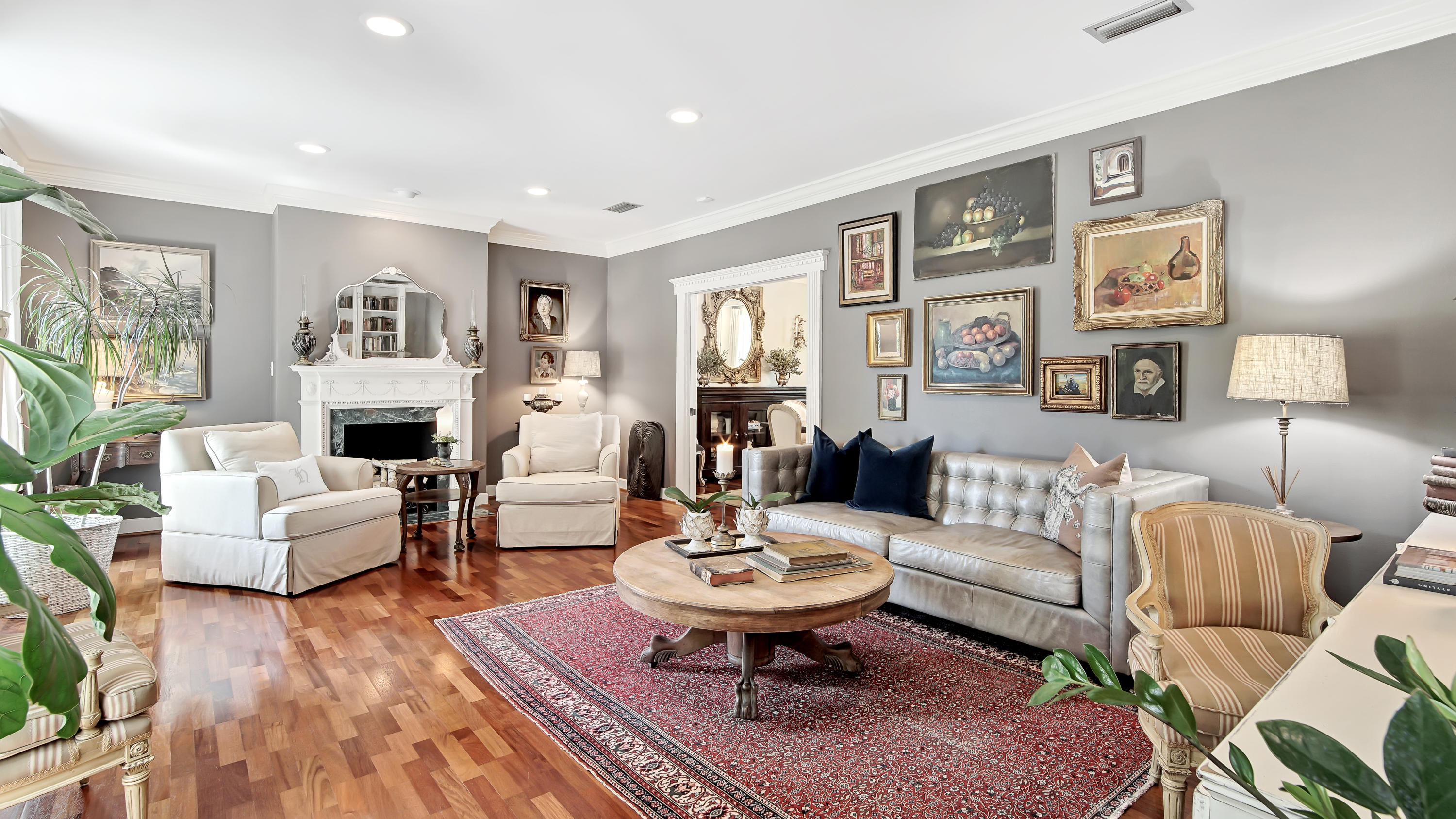 PINE SHORES - Residential