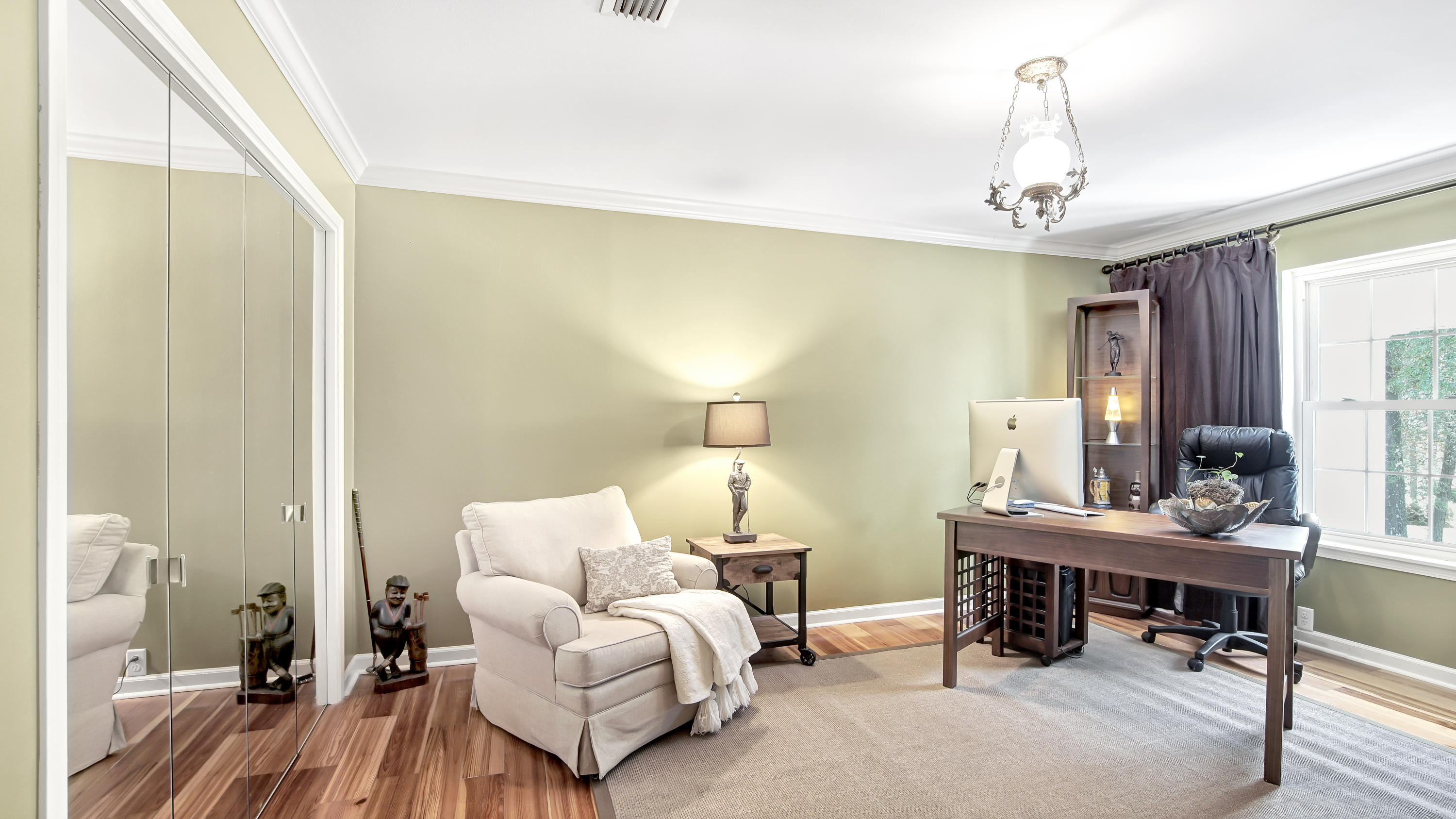 PINE SHORES - Residential