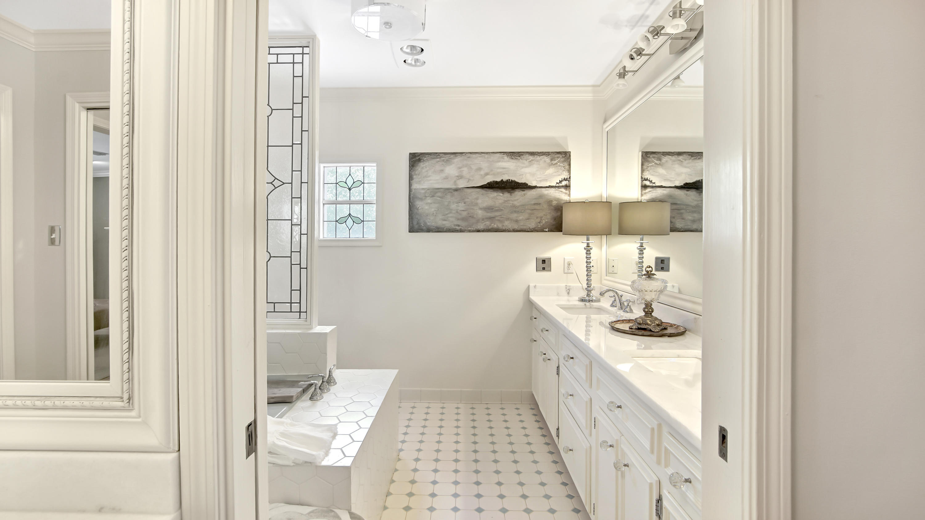 PINE SHORES - Residential