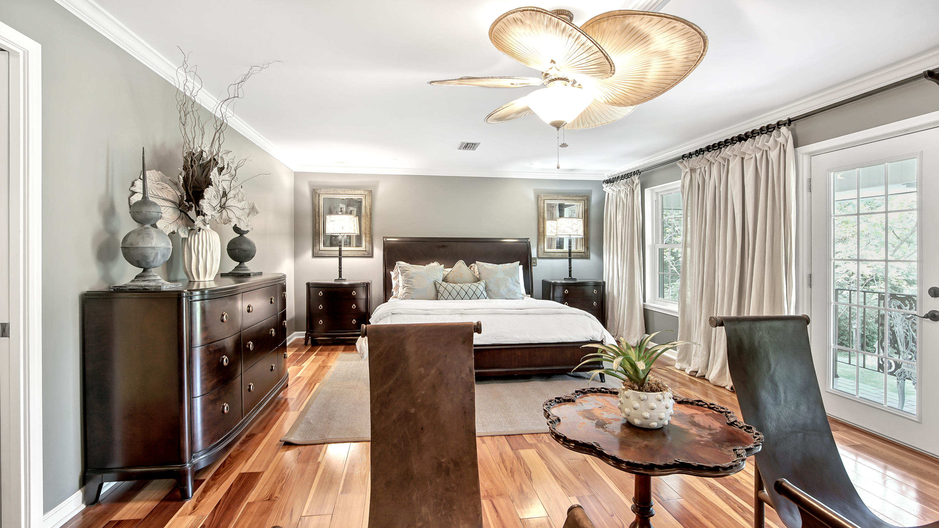 PINE SHORES - Residential