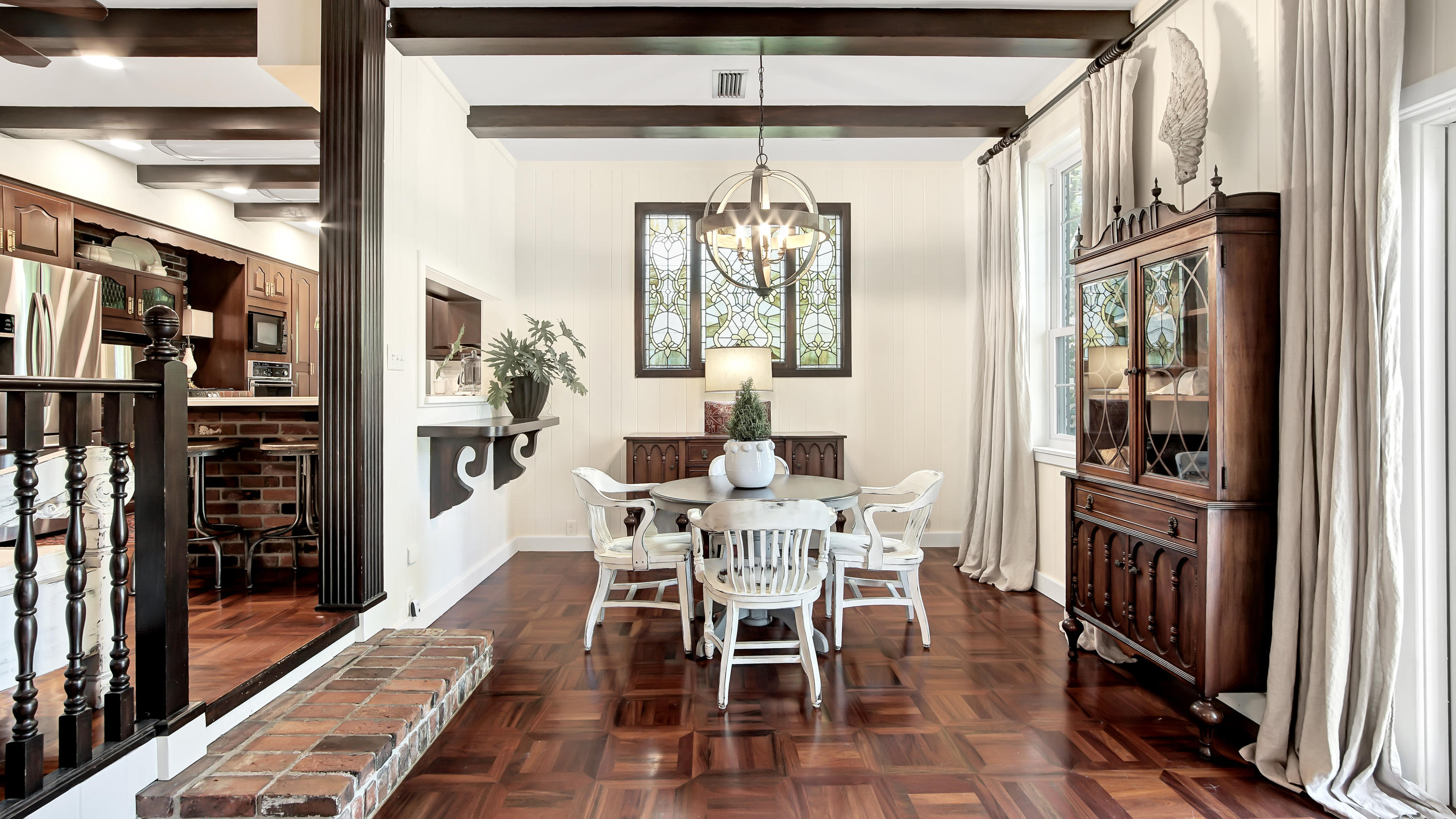PINE SHORES - Residential