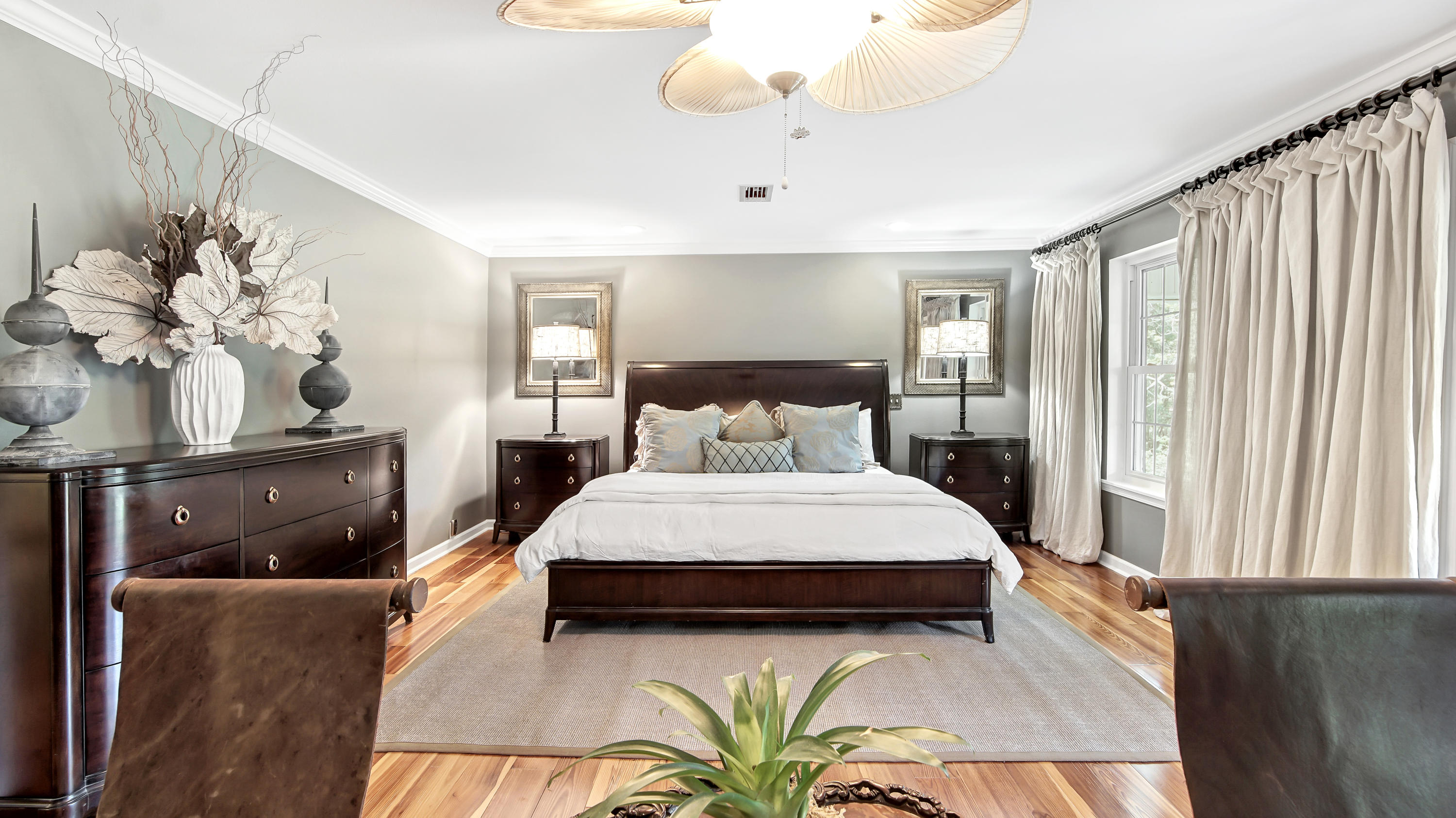 PINE SHORES - Residential